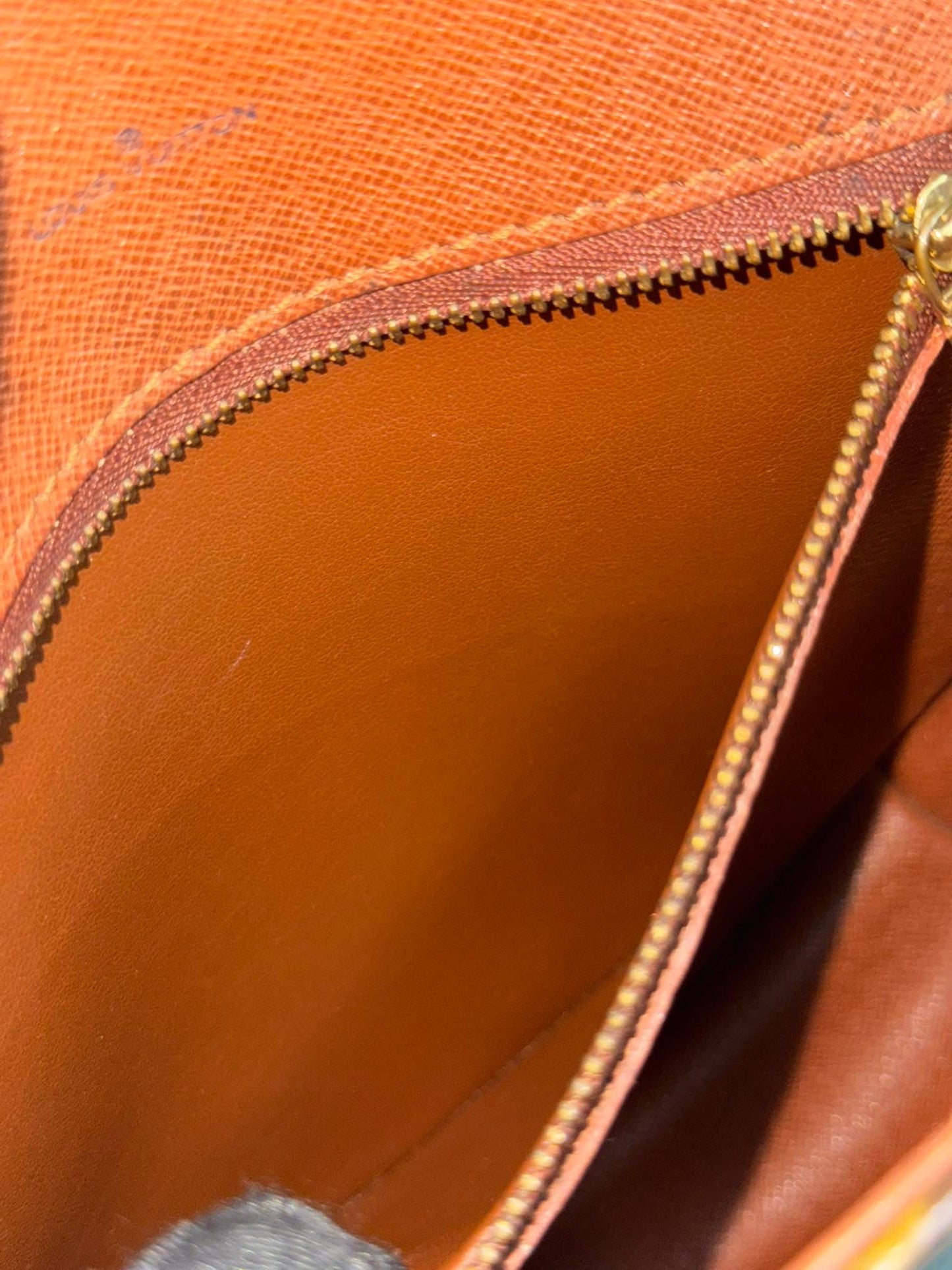 Chantilly MM Crossbody Bag 📅 Year: 1990