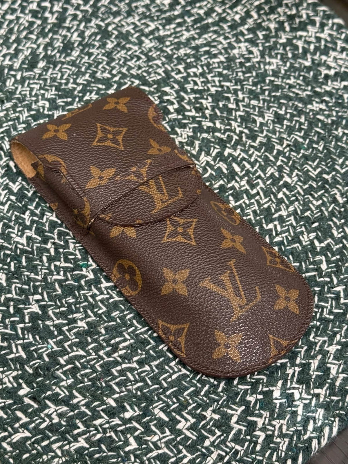 Monogram Sunglasses Holder 📅 Year: 1999