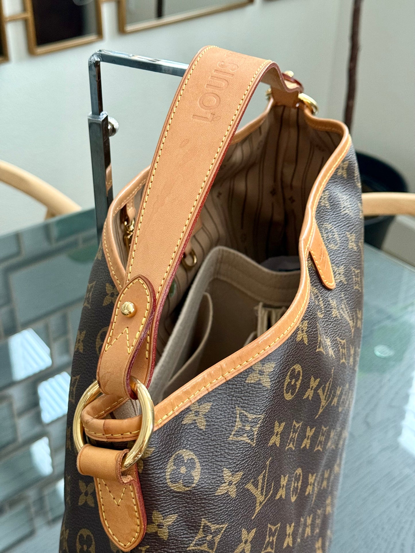 Delightful MM with Dustbag 📅 Year: 2010