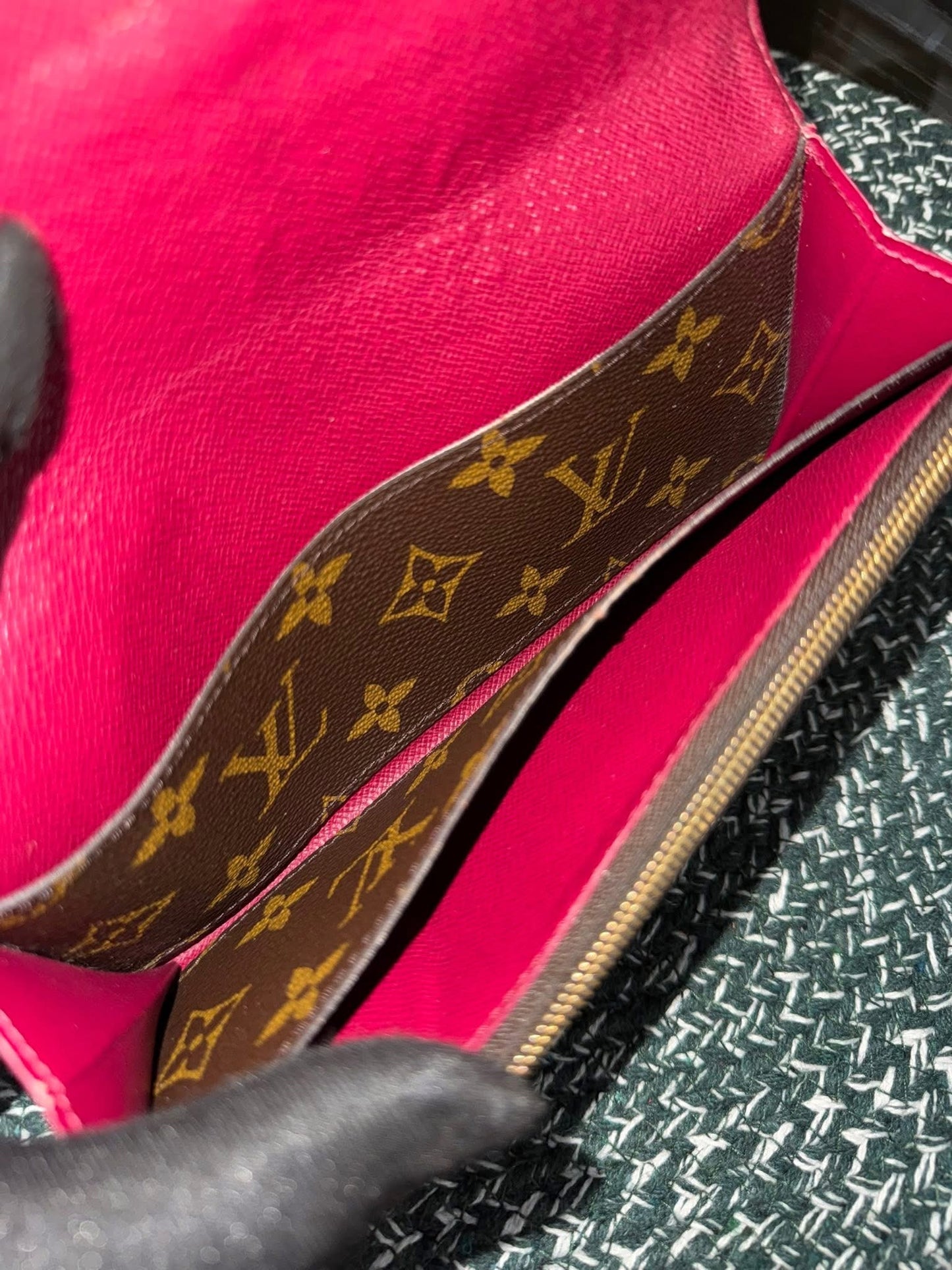 Emilie Peony Wallet in Monogram 🗓️ Year: 2017