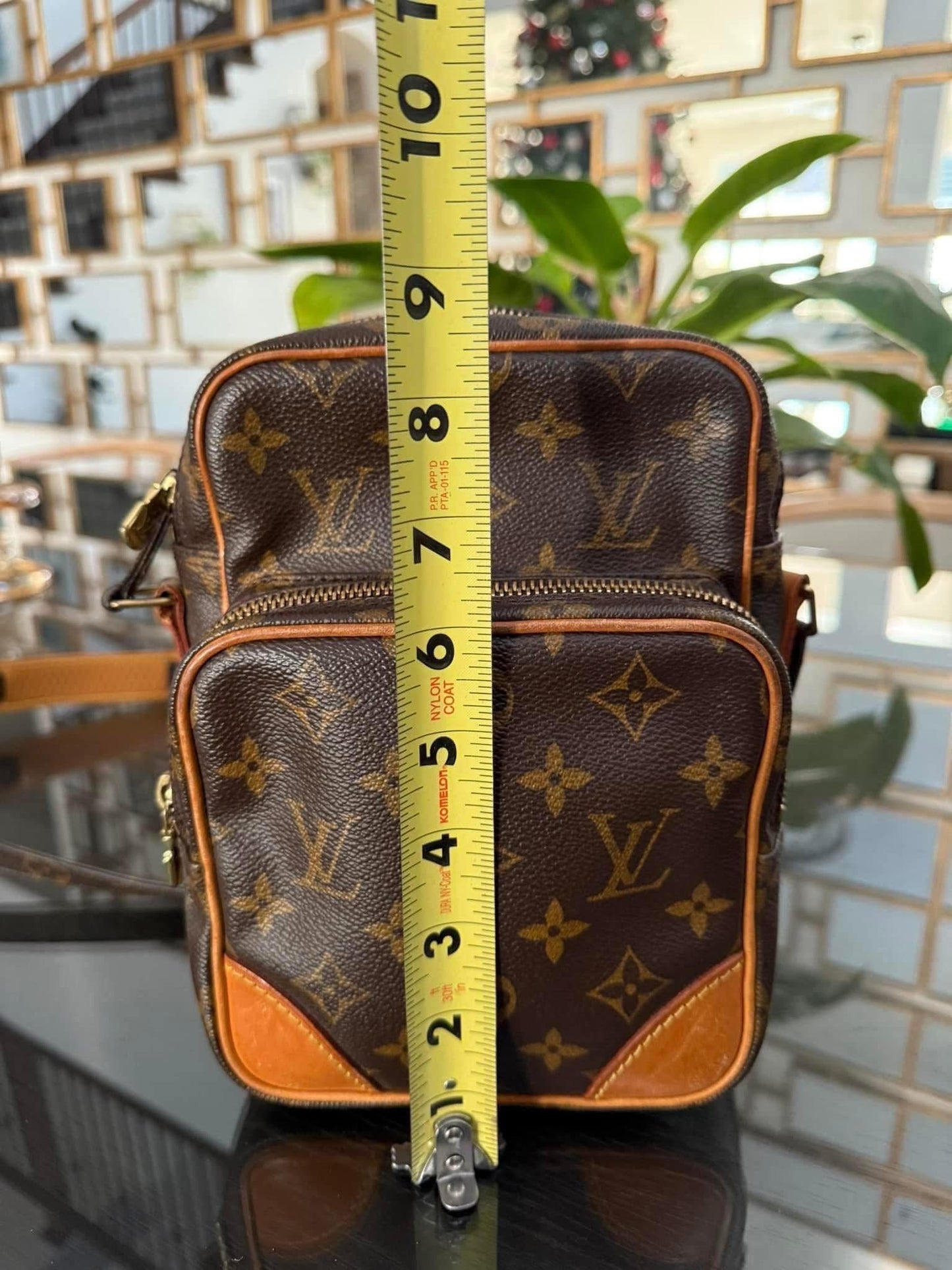 Amazon Crossbody Bag -Year: 1997