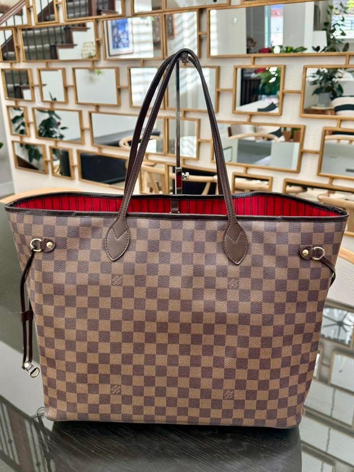 Neverfull GM in DE with Insert Organizer and Dustbag 🌺 📅 Year: 2009
