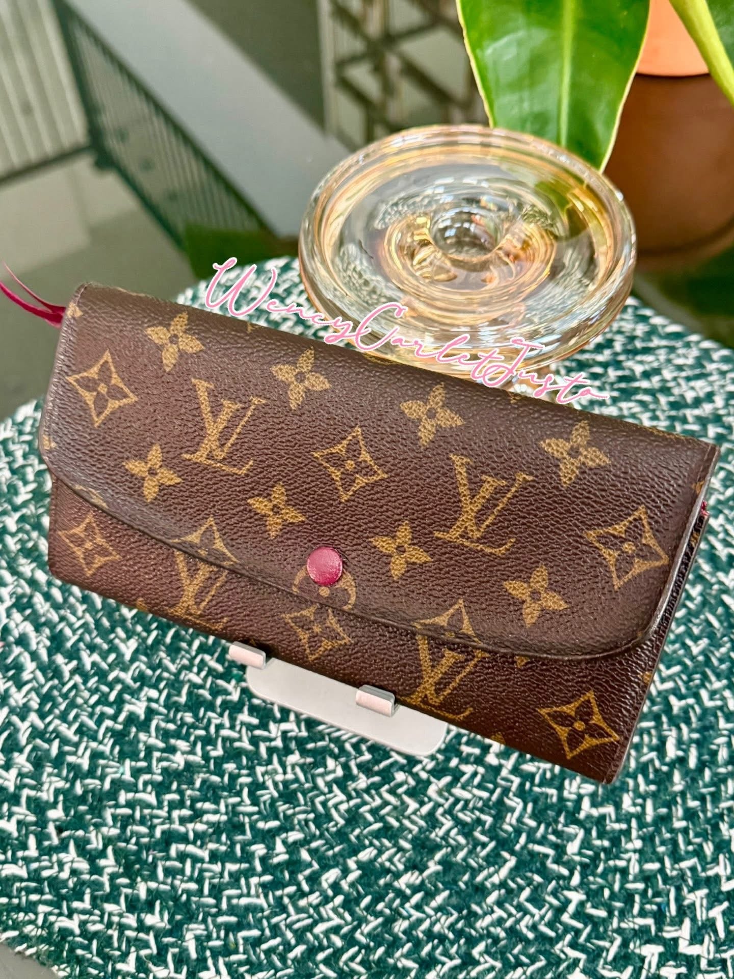 Emilie Peony Wallet in Monogram 🗓️ Year: 2017