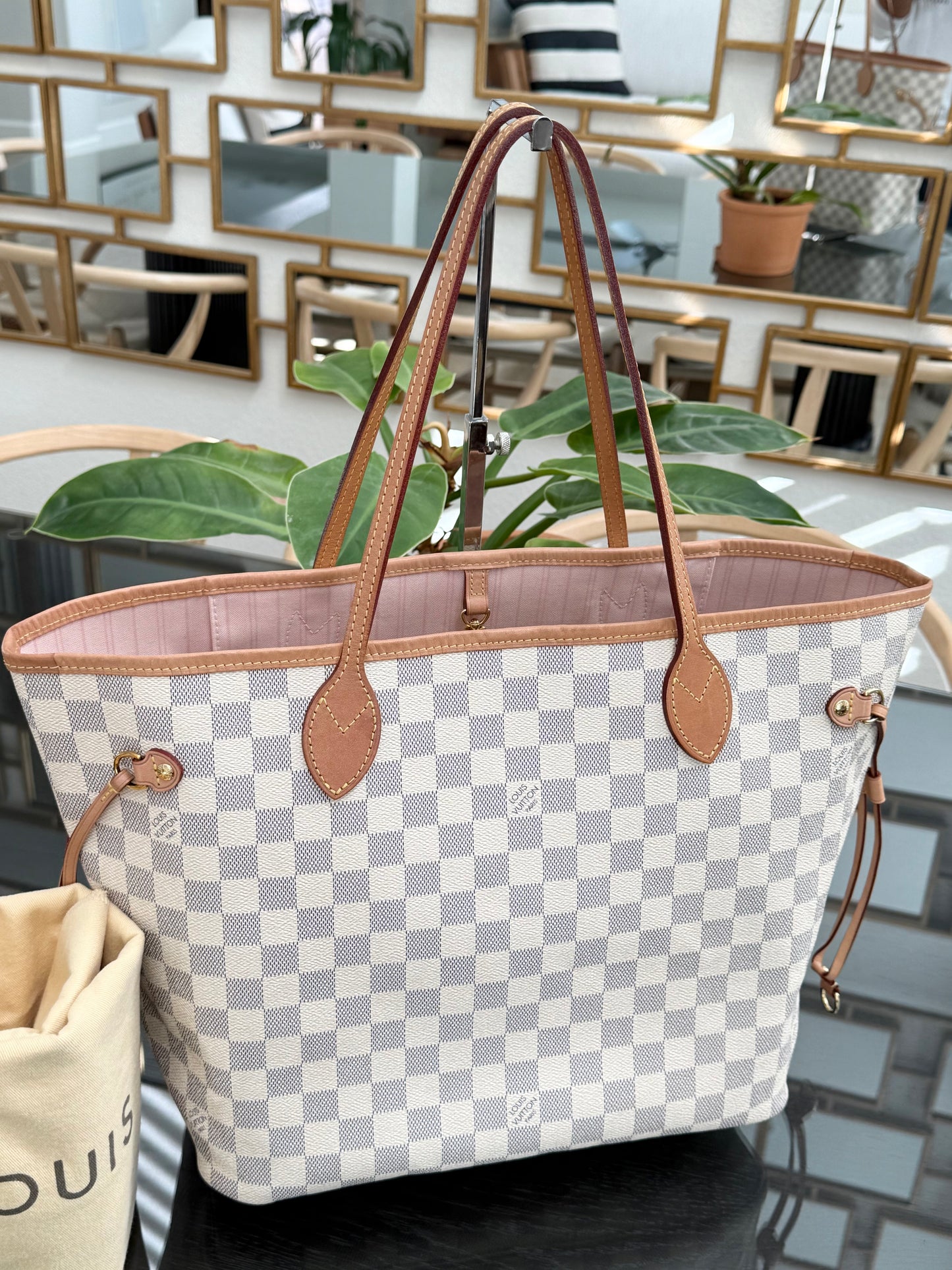 Neverfull MM Azur in Rose Ballerine with Dustbag 📅 Year: 2020