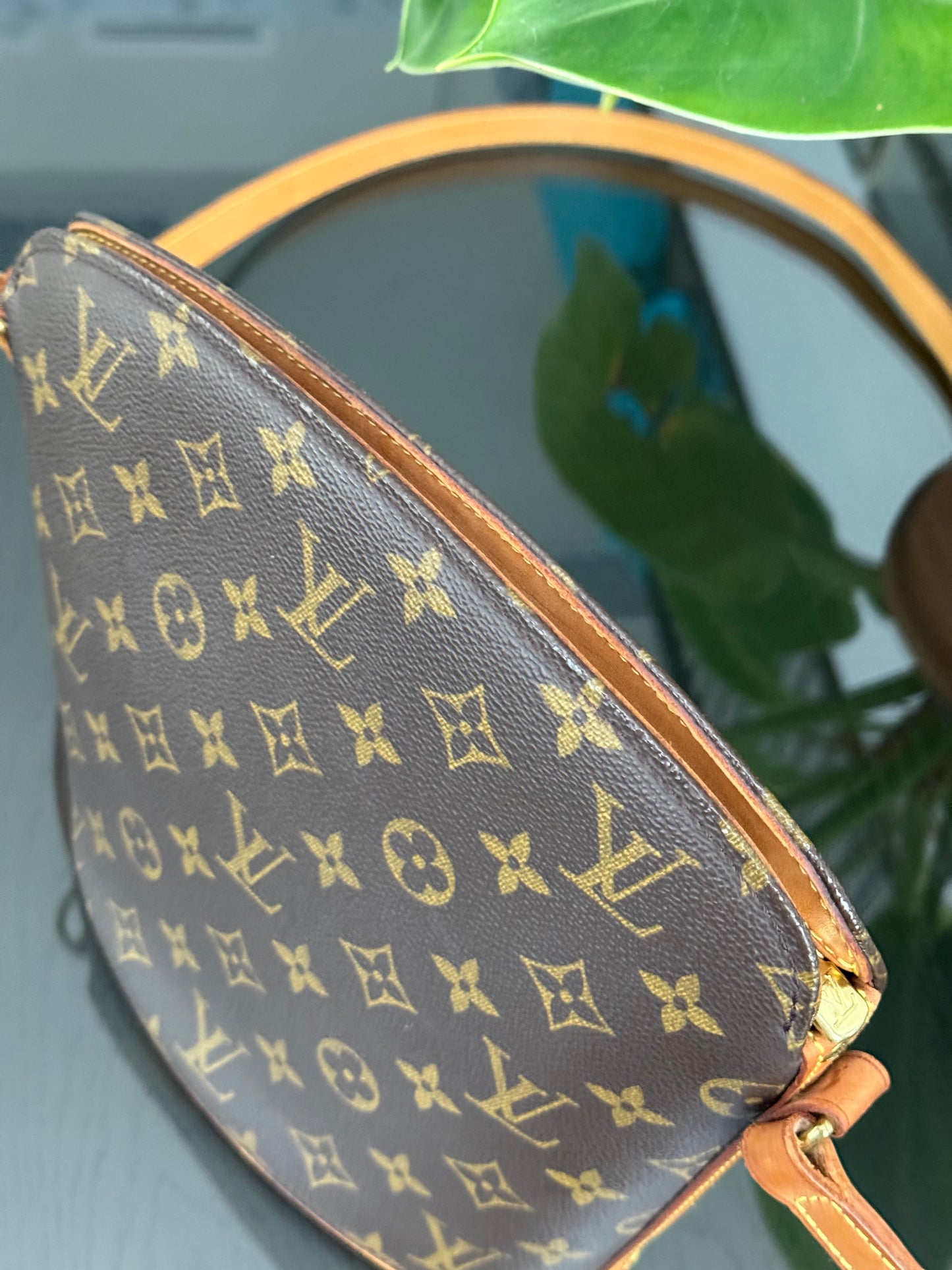 Drouot Crossbody 📅 Year: 2000