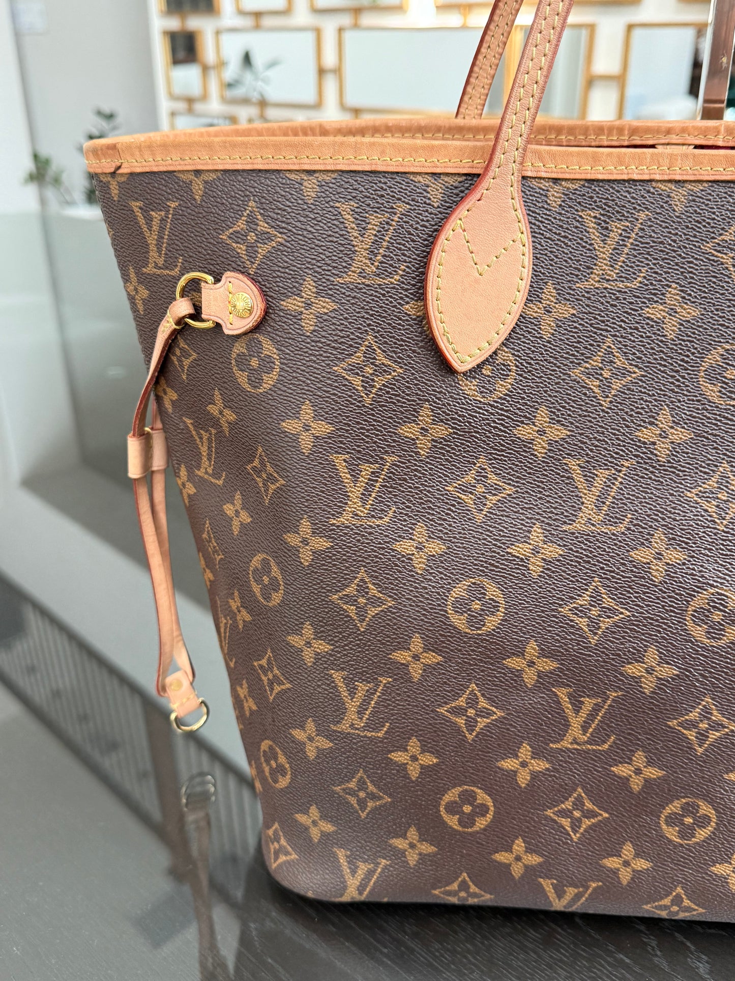 Neverfull MM Monogram in Cerise interior with Dustbag and Insert Organizer 📅 Year: 2020