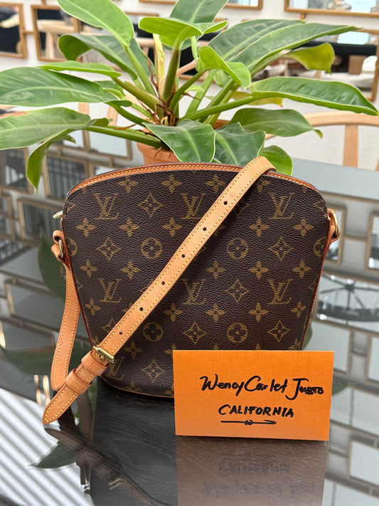 Drouot Crossbody 
📅 Year: 1997