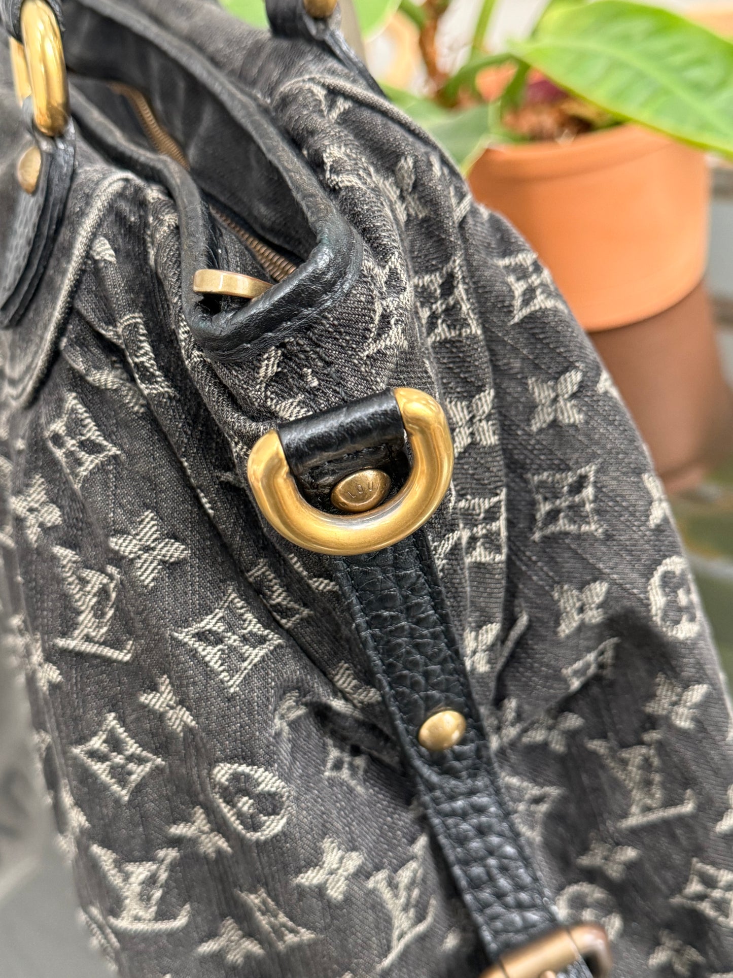 Neo Cabby GM Denim Black with Dustbag 🗓️