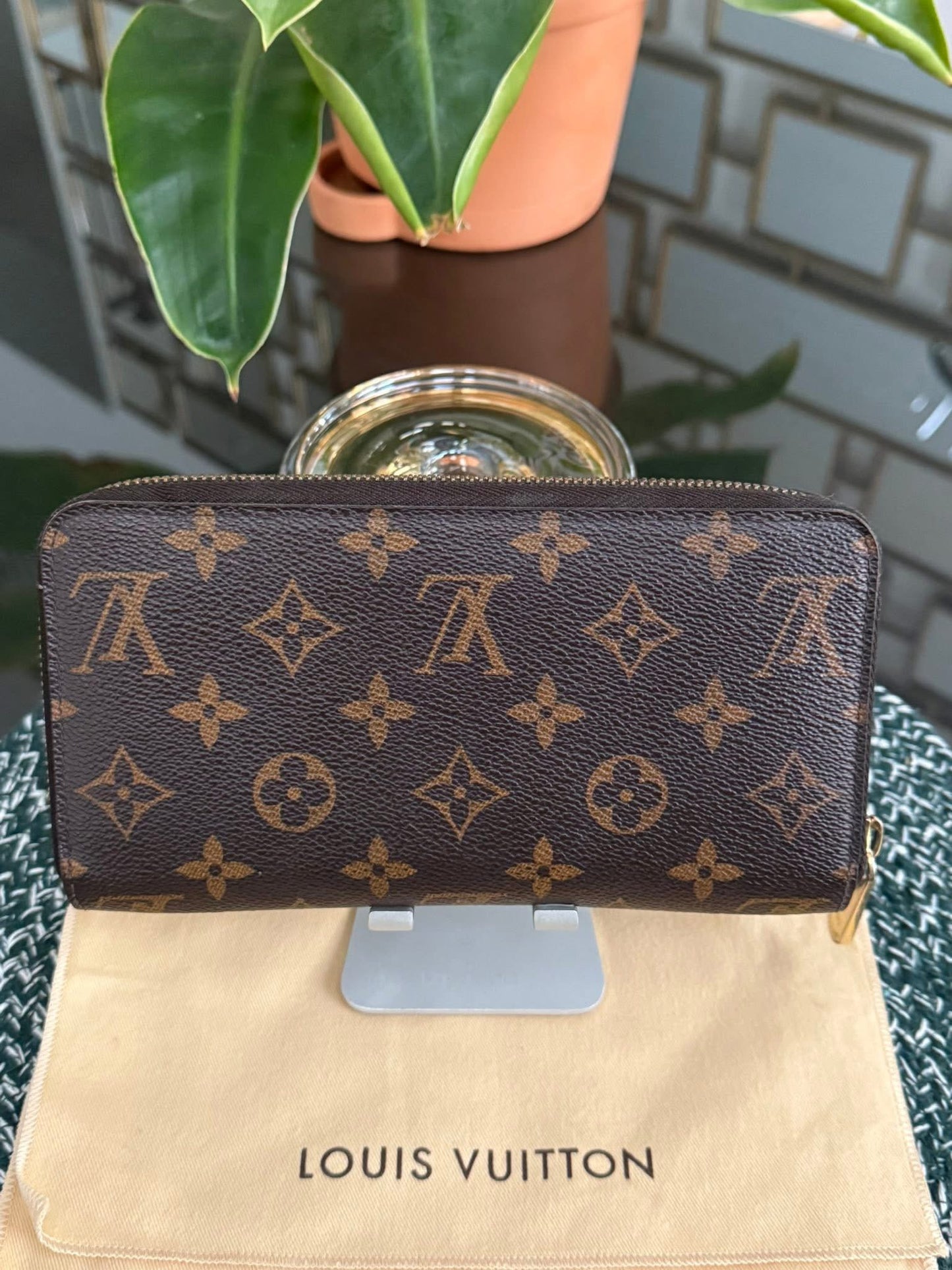 Zippy Long Wallet in Monogram with Dustbag 🗓️ Year: 2011