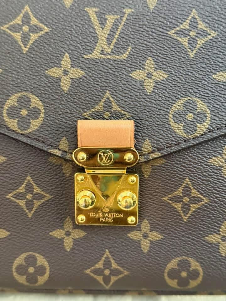 Pochette Metis in Monogram with Box, Dustbag and Paper bag 🗓️ Year 2020