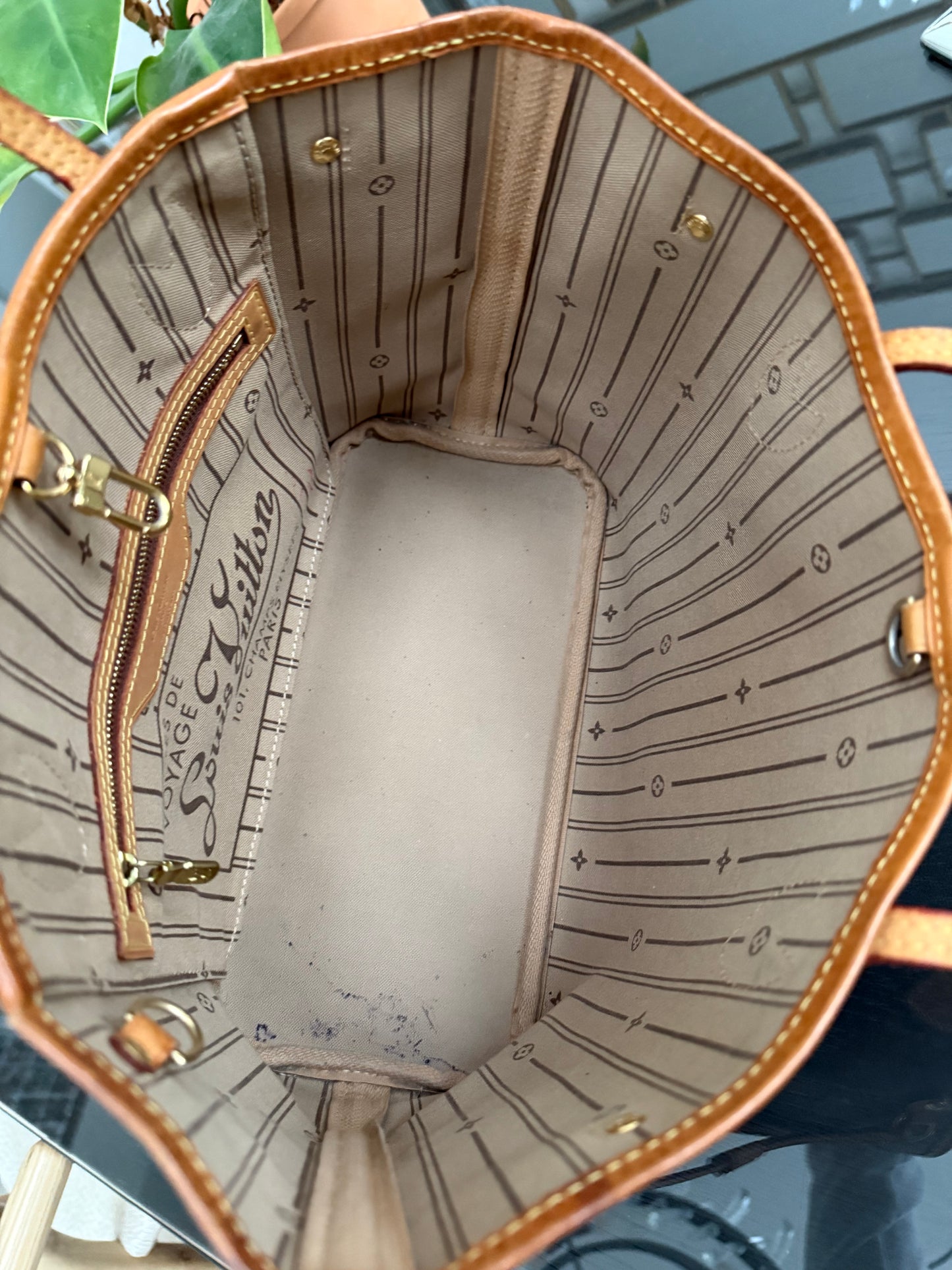 Neverfull PM in Monogram with Dustbag and Insert Organizer 🗓️ Year: 2009