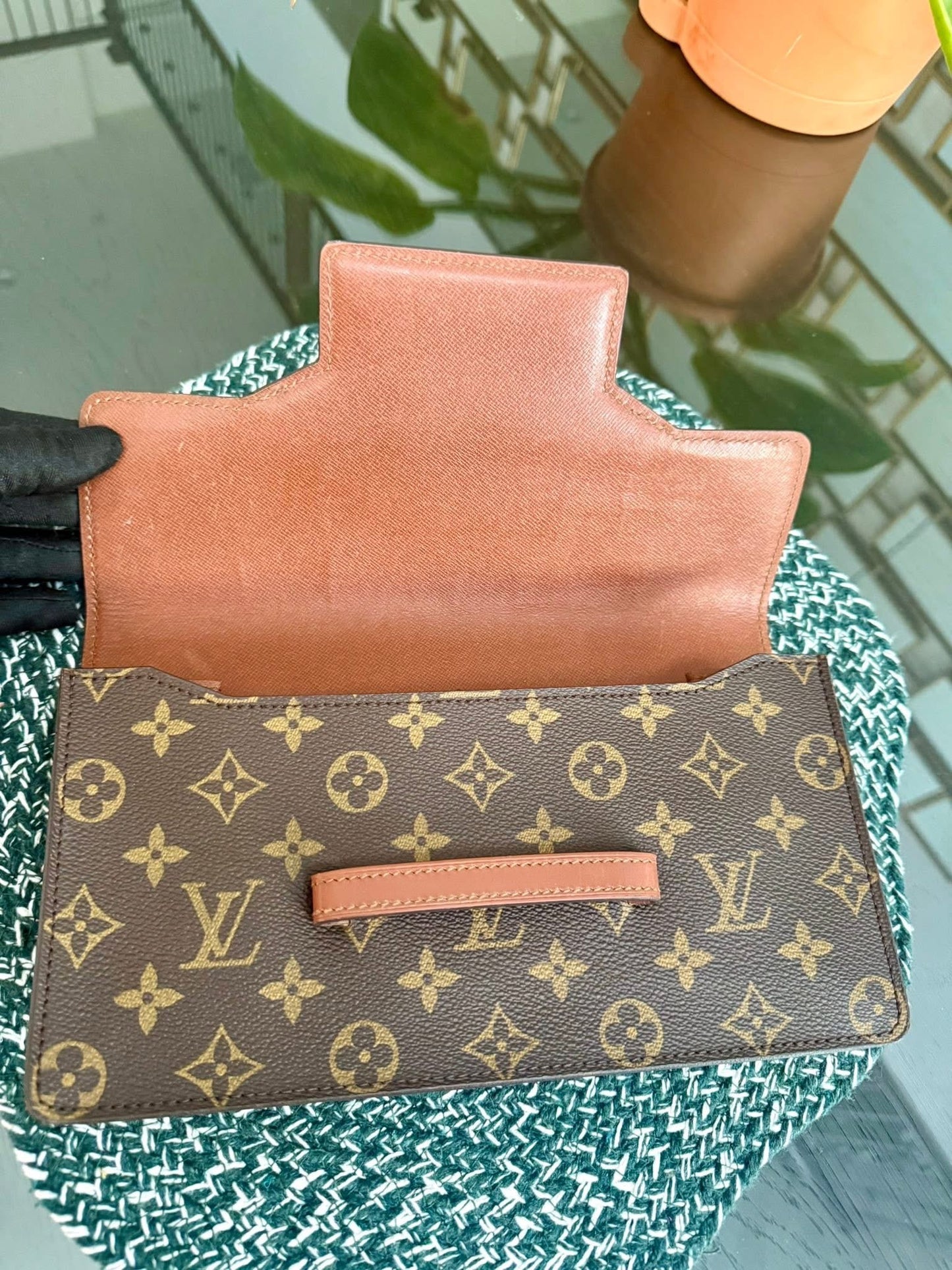 Chaillot Clutch w/ Dustbag 🗓️ Year: 1987