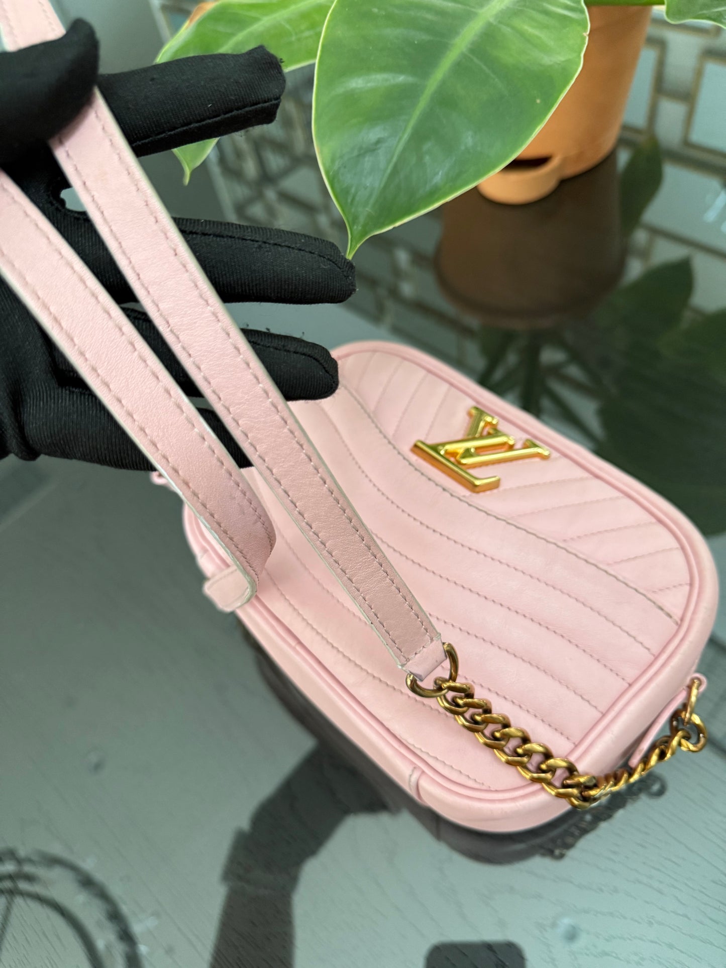 New Wave Camera Bag -🗓️ Year: 2019