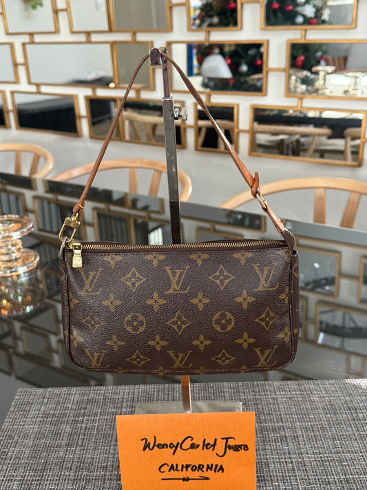 Pochette Accessories - 📅 Year: 2002