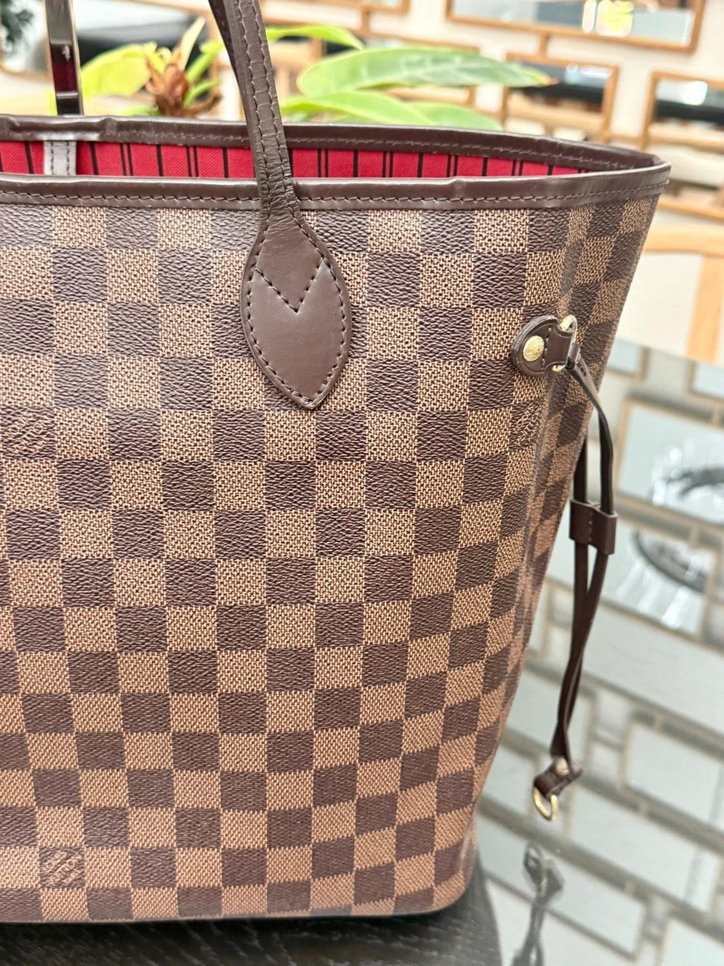 Neverfull MM in DE with Dustbag and Non branded Twilly 📅 Year: 2014