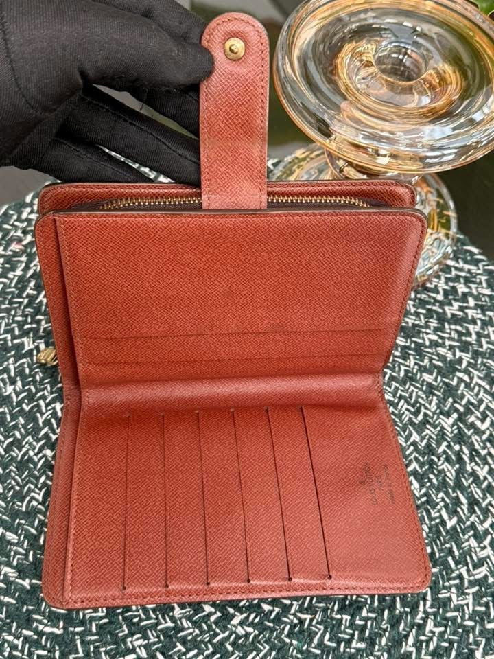 Etui Wallet Passport Holder in Monogram with 8 Cardholders 🗓️ Year: 1990