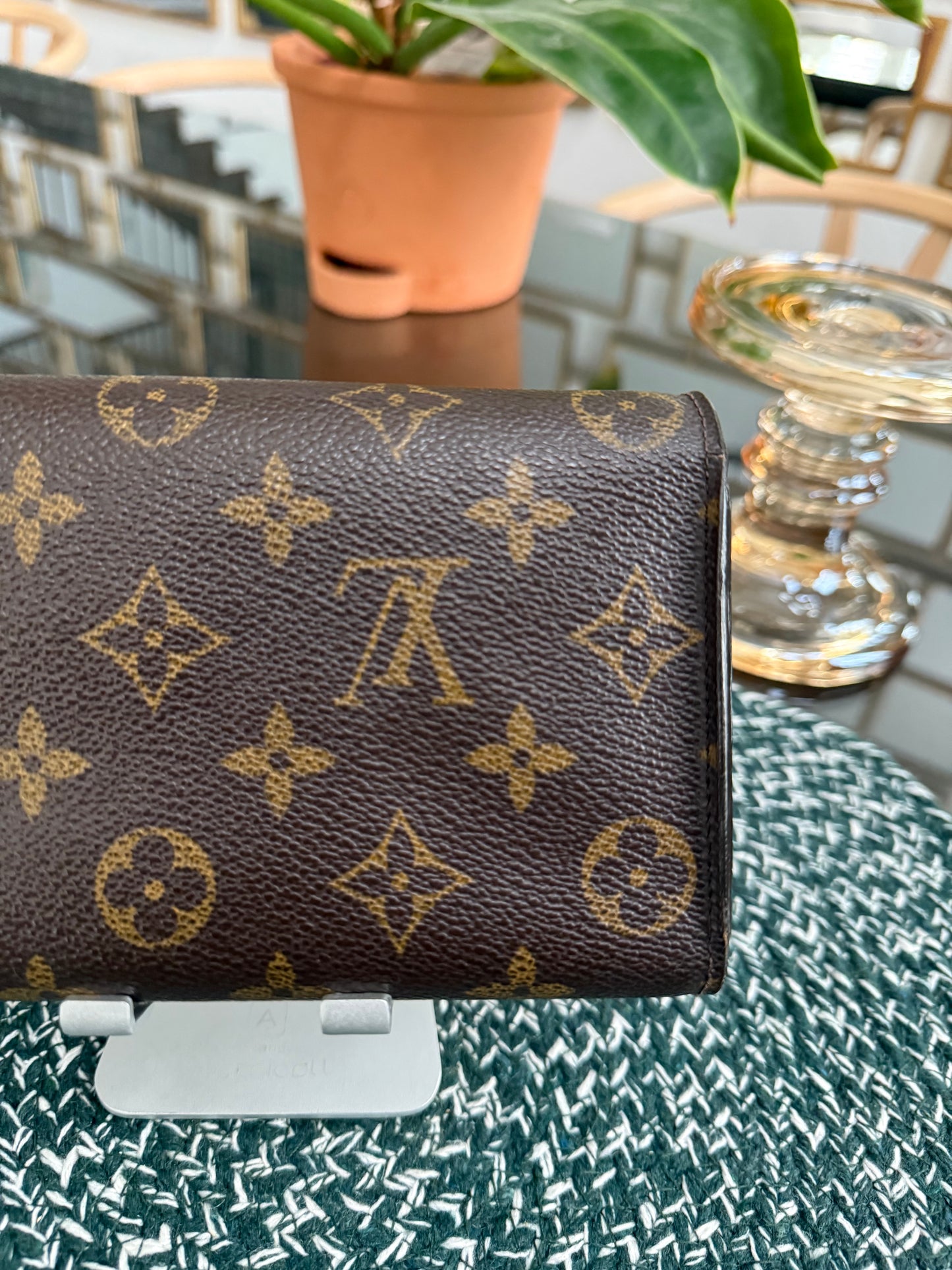 International Wallet in Monogram 🗓️ Year: 2003