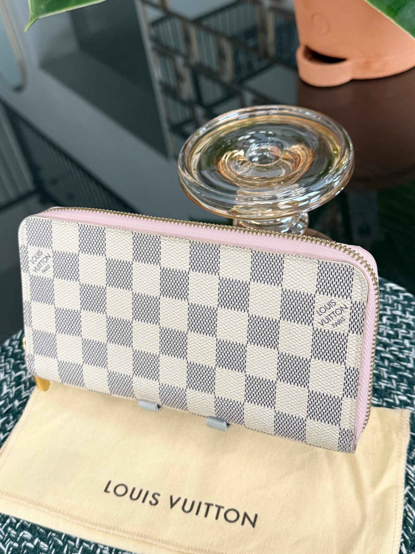 Zippy Long Wallet Azur in Rose Ballerine with Dustbag 🗓️ Year: 2018