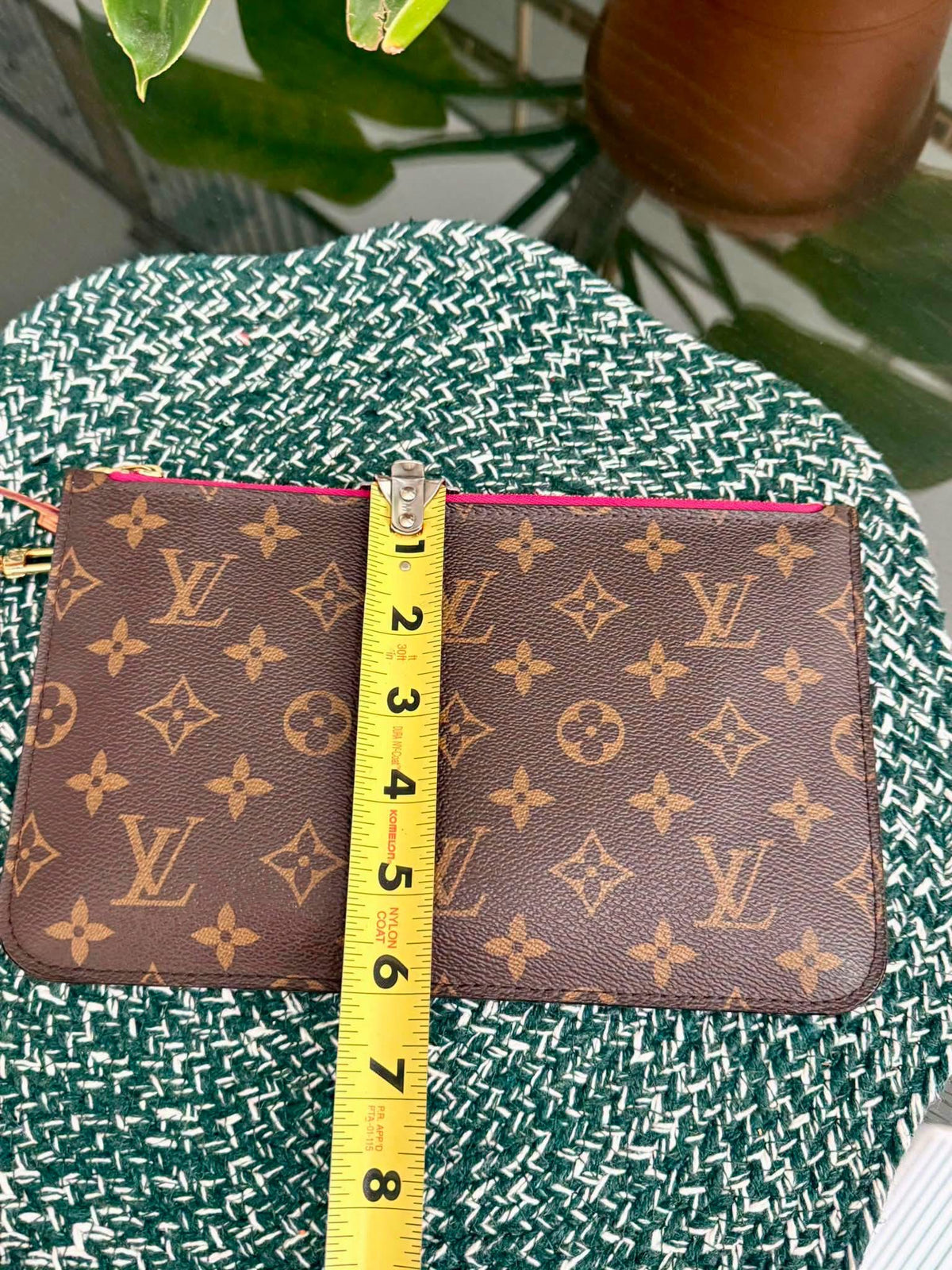 Neverfull MM/GM Pouch in Peony 🗓️Year 2020
