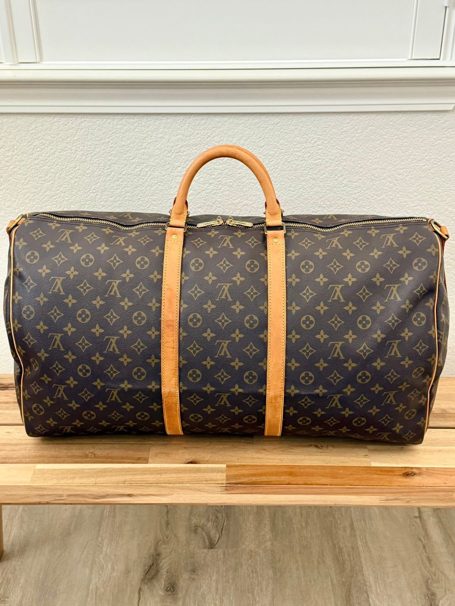 Keepall 60 Bandoulier with Original Strap, Luggage Tag and Poignet 📅 Year: 1991