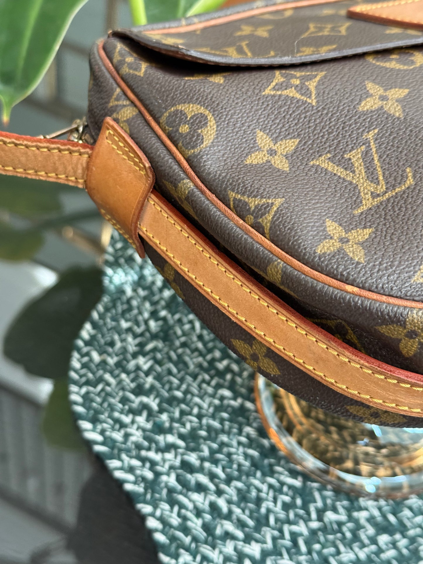 Jeaunefille MM Crossbody 📅 Year: 1990