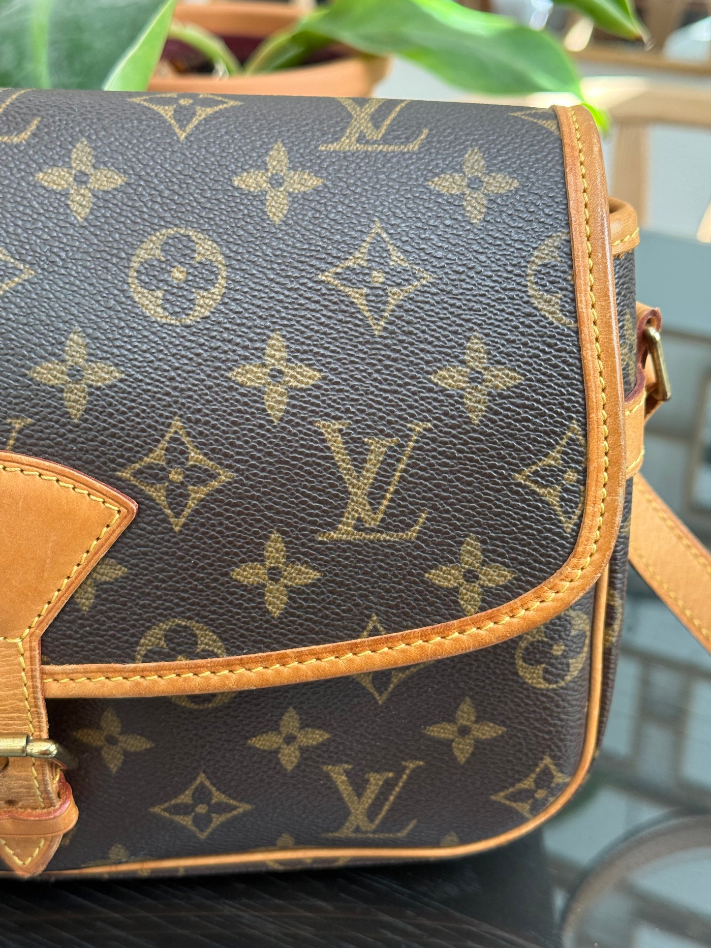 Sologne Crossbody 📅 Year: 2003