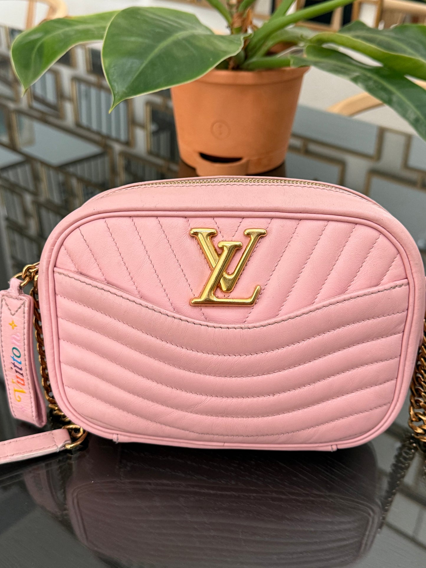 New Wave Camera Bag -🗓️ Year: 2019