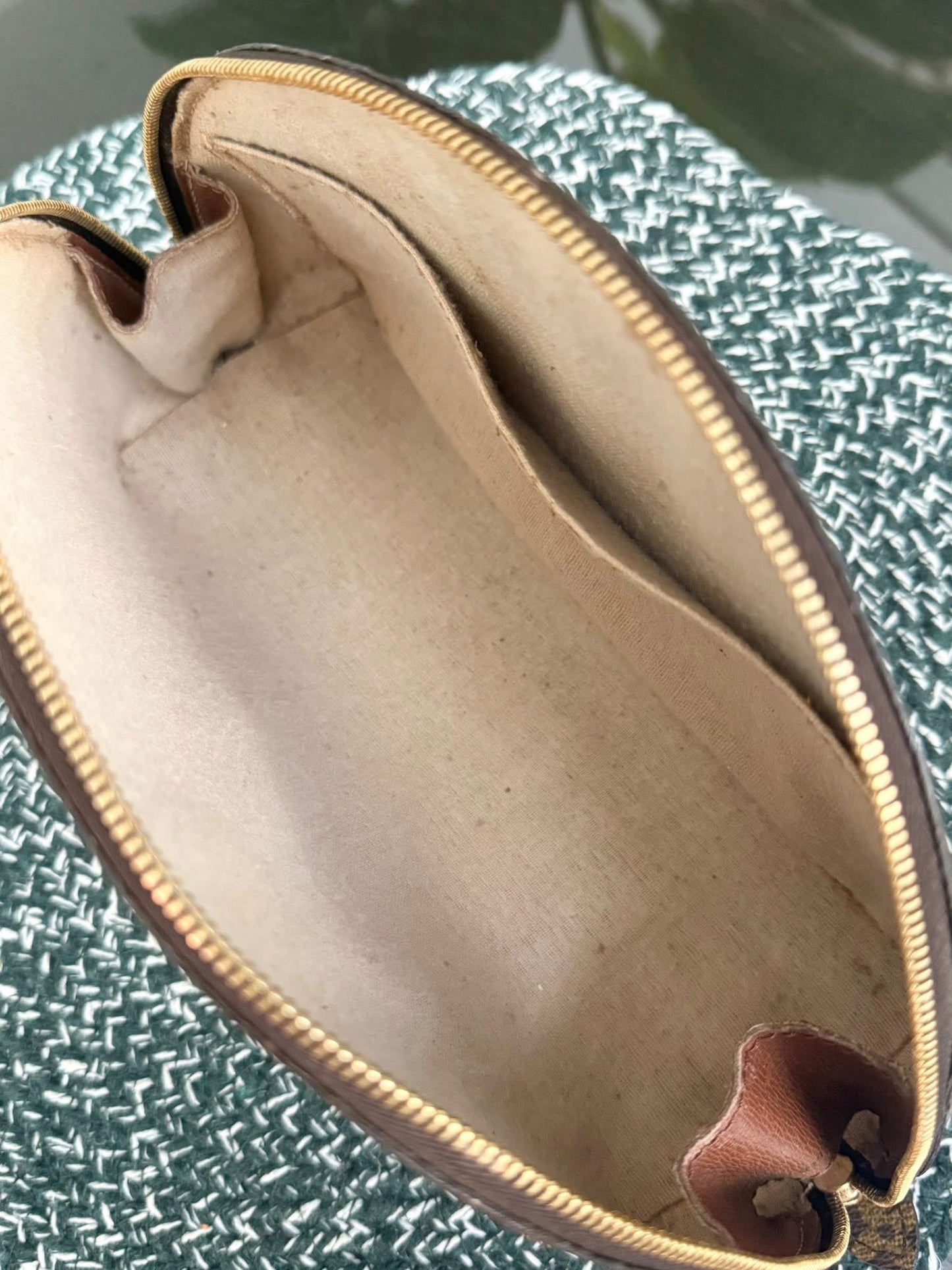 Trousse Demi Ronde Pouch 🗓️ Year: 1998