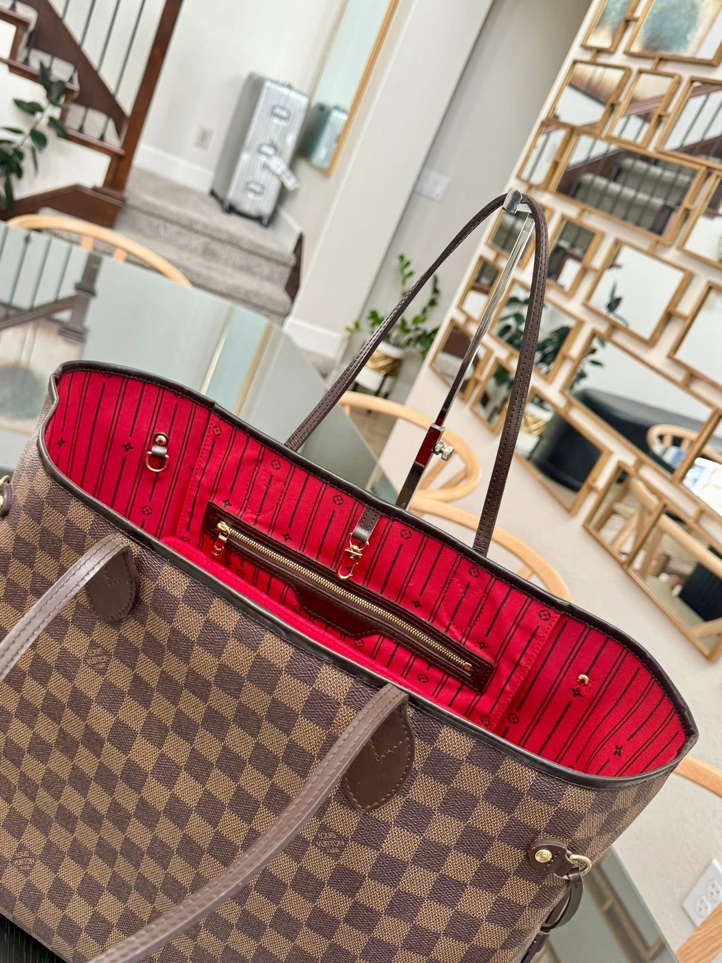 Neverfull GM in DE with Insert Organizer and Dustbag 🌺 📅 Year: 2009