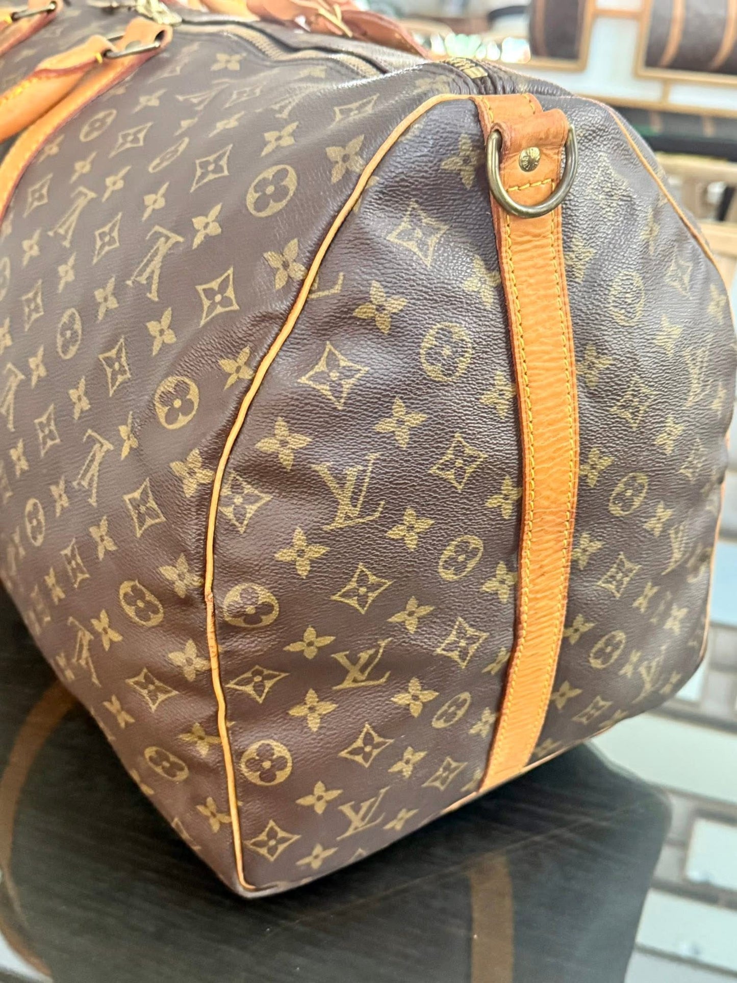 Keepall 60 Bandoulier with Original Strap, Luggage Tag and Poignet 📅 Year: 1991