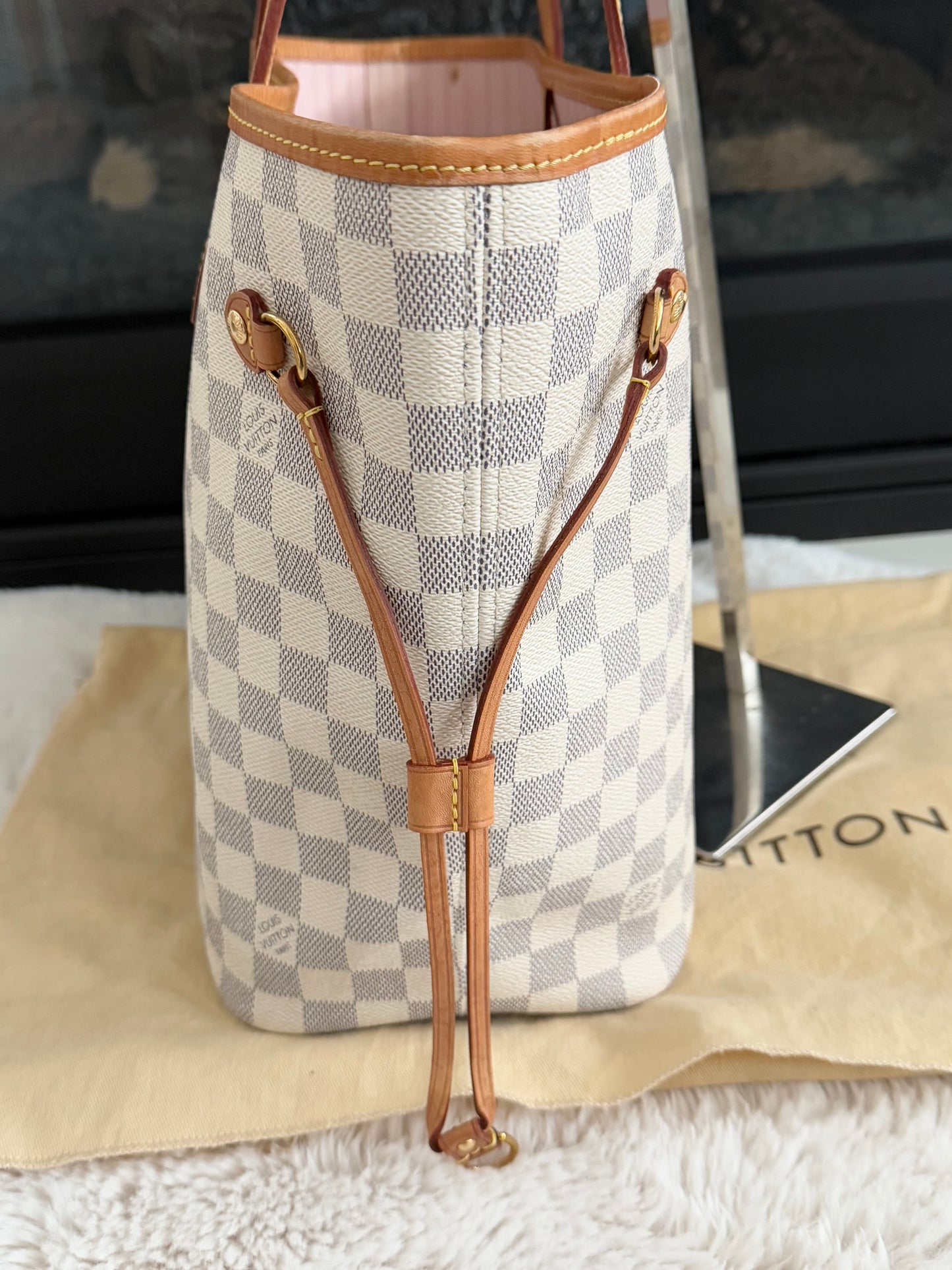 Neverfull MM Azur in Rose Ballerine with Dustbag -Year: 2018
