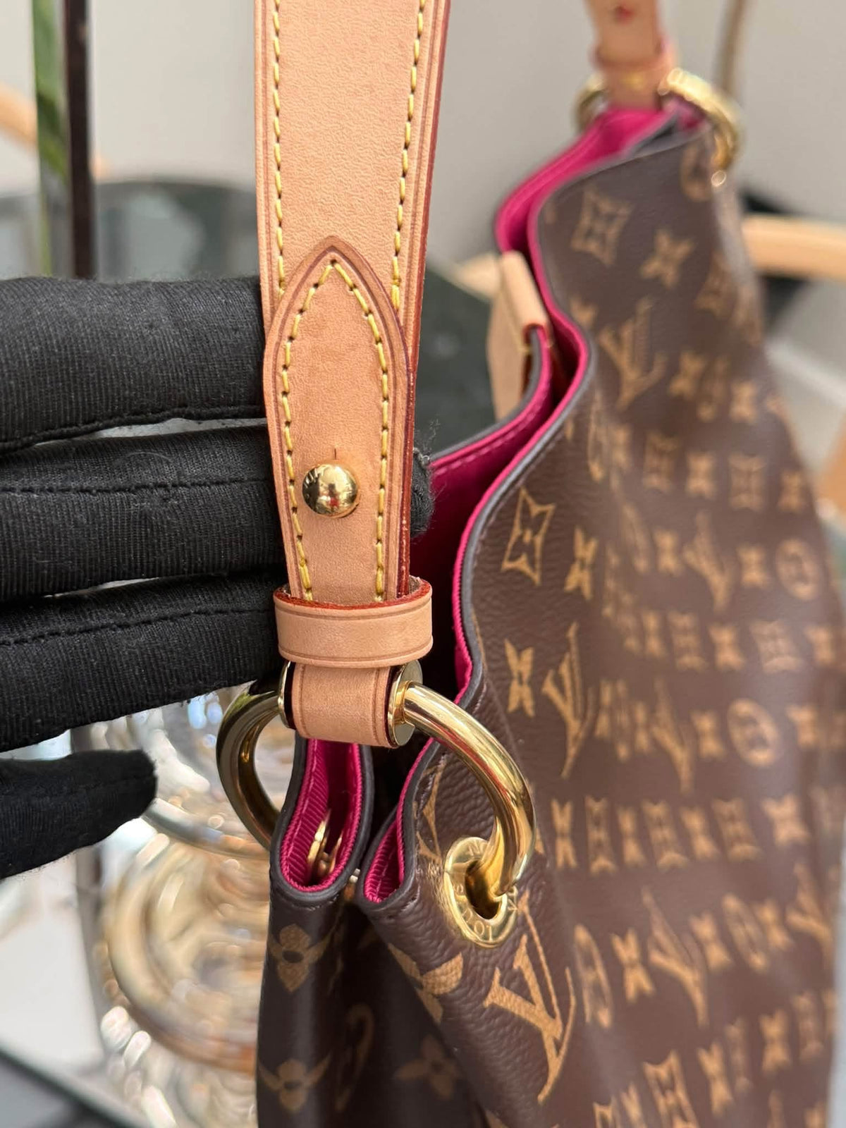 Graceful PM in Peony with Dustbag 📅 Microchipped