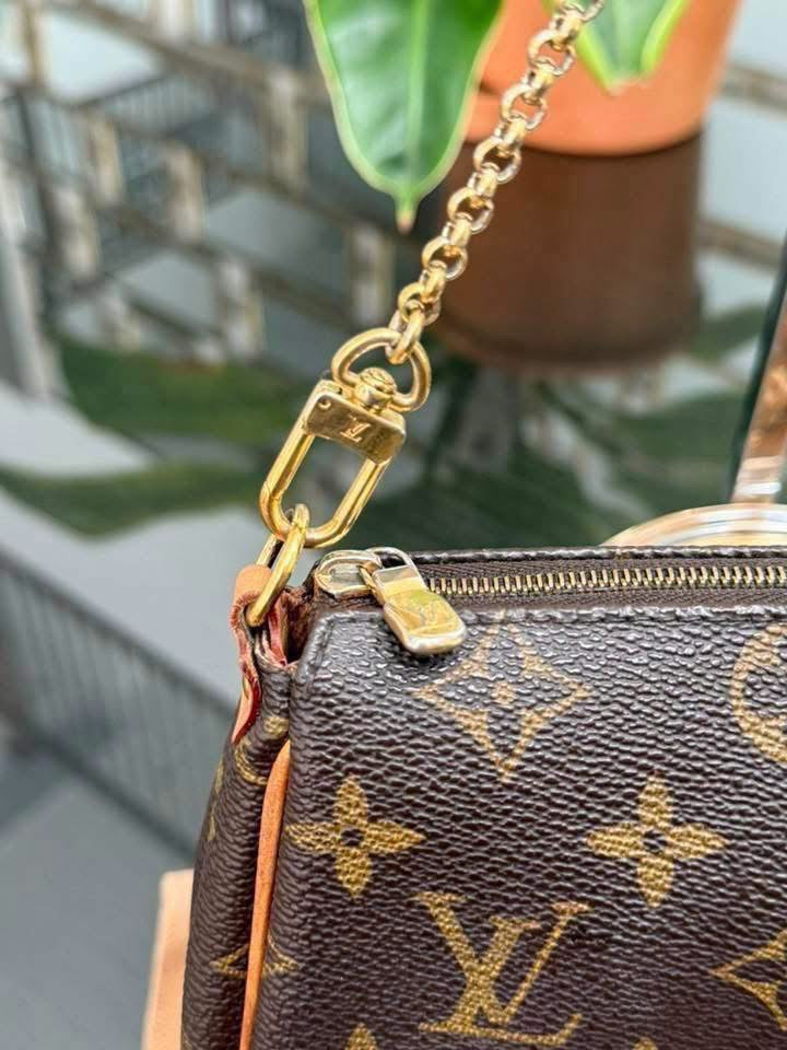 Eva Clutch in Monogram with Original Strap, Insert Organizer, Box and Paper bag 🗓️ Year: 2012