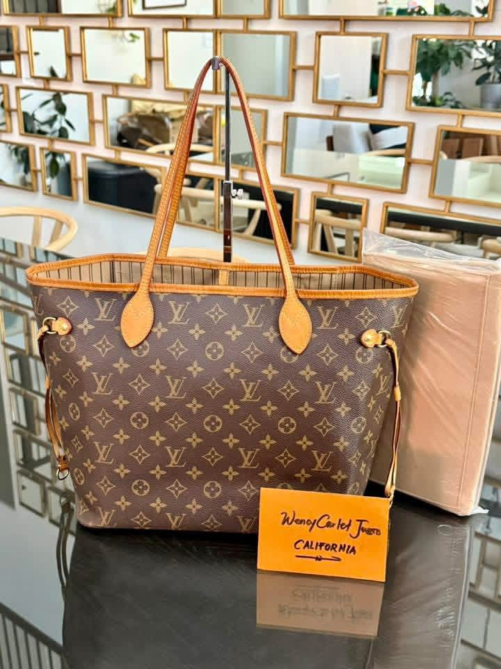 Neverfull MM in Monogram with Insert Organizer 🌺 📅 Year: 2015