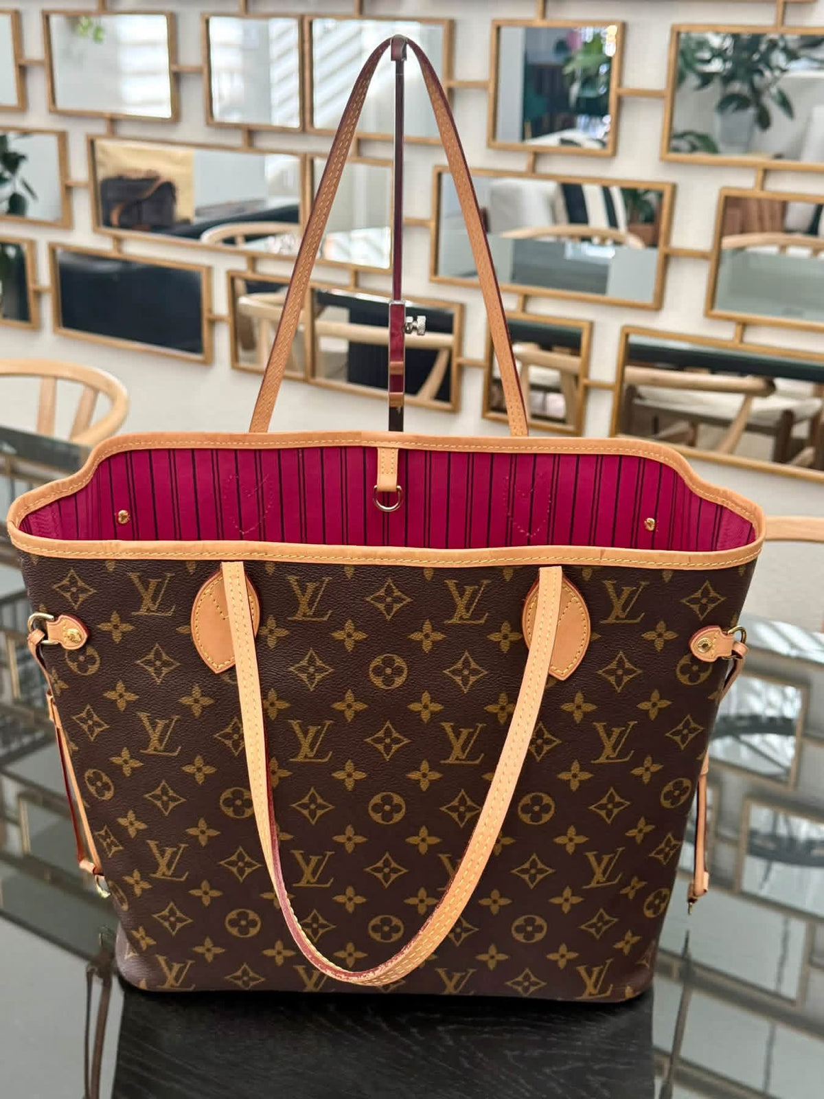 Neverfull MM in Peony interior with Dustbag and Insert Organizer 📅 Year: 2019