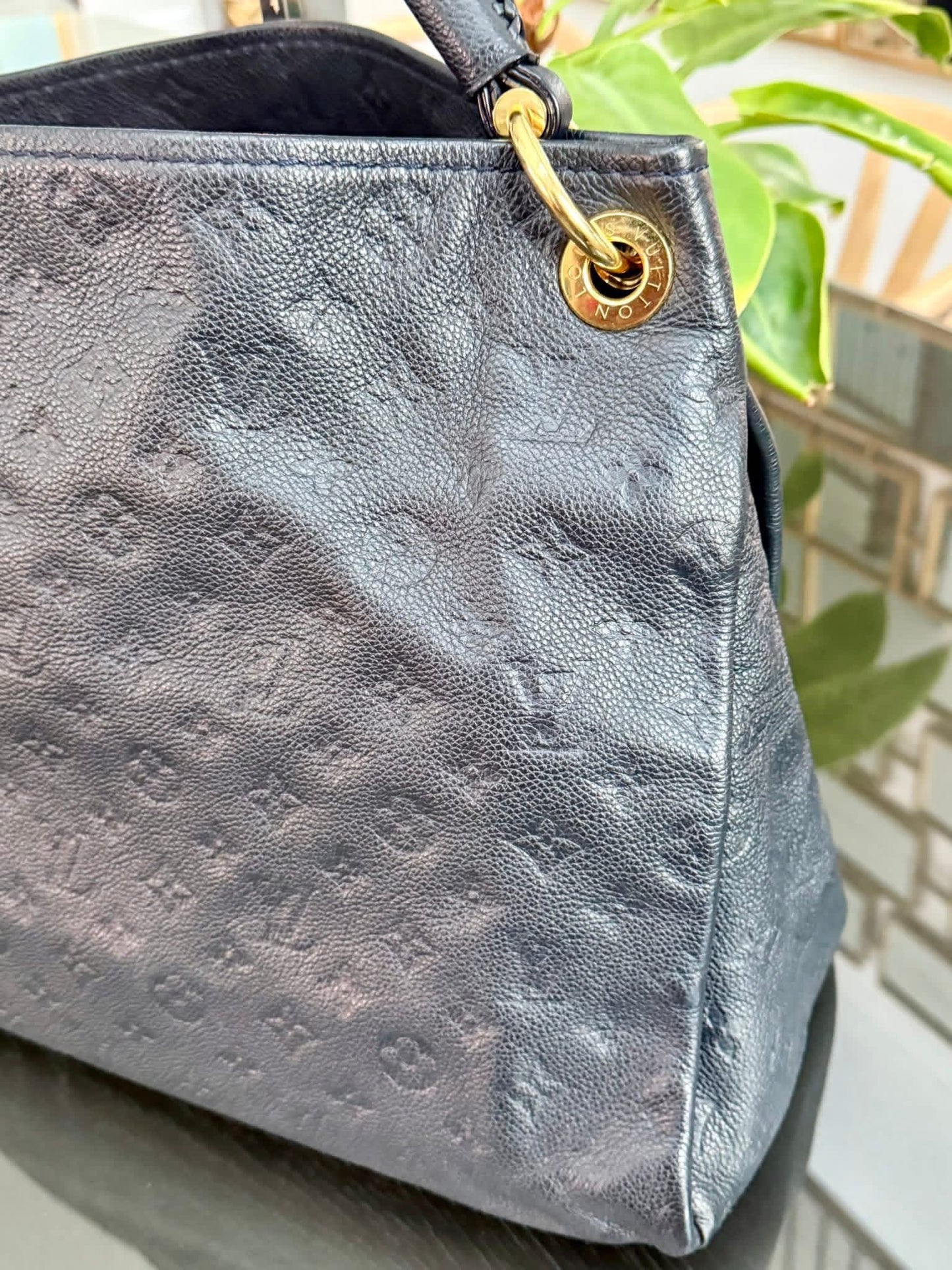 Artsy MM Empriente in Black/ Navy Blue with Dustbag and Insert Organizer 📅 Year: 2010