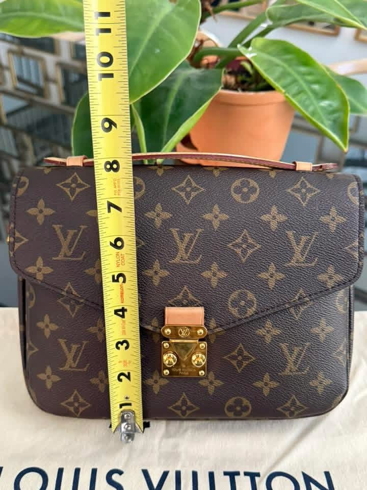Pochette Metis in Monogram with Box, Dustbag and Paper bag 🗓️ Year 2020