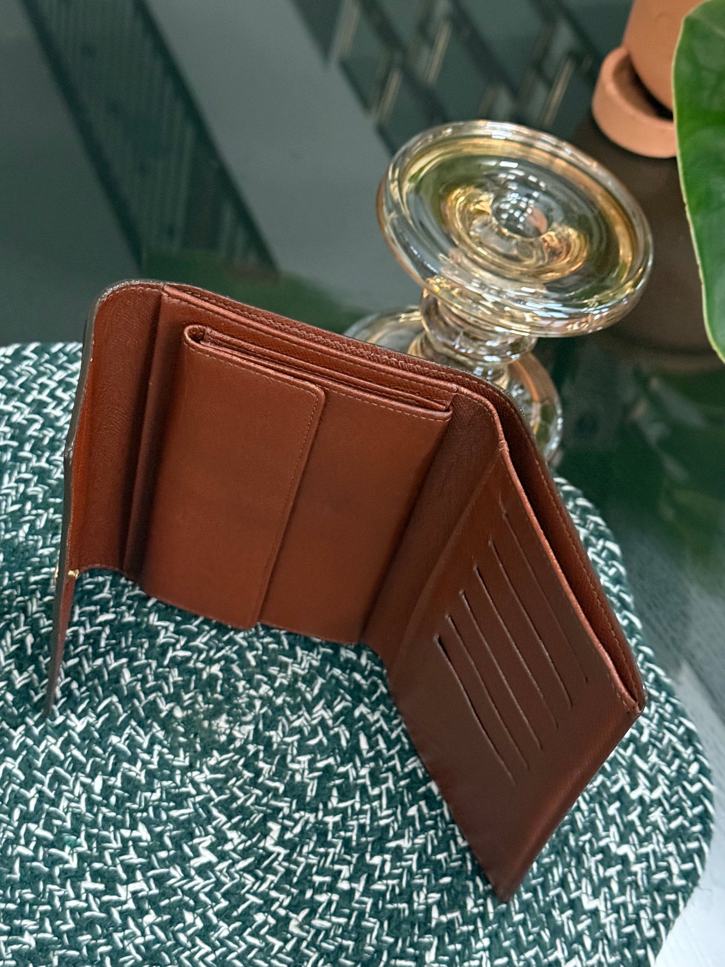 Etui Wallet Passport Holder in Monogram with 6 Cardholders 🗓️ Year: 1999