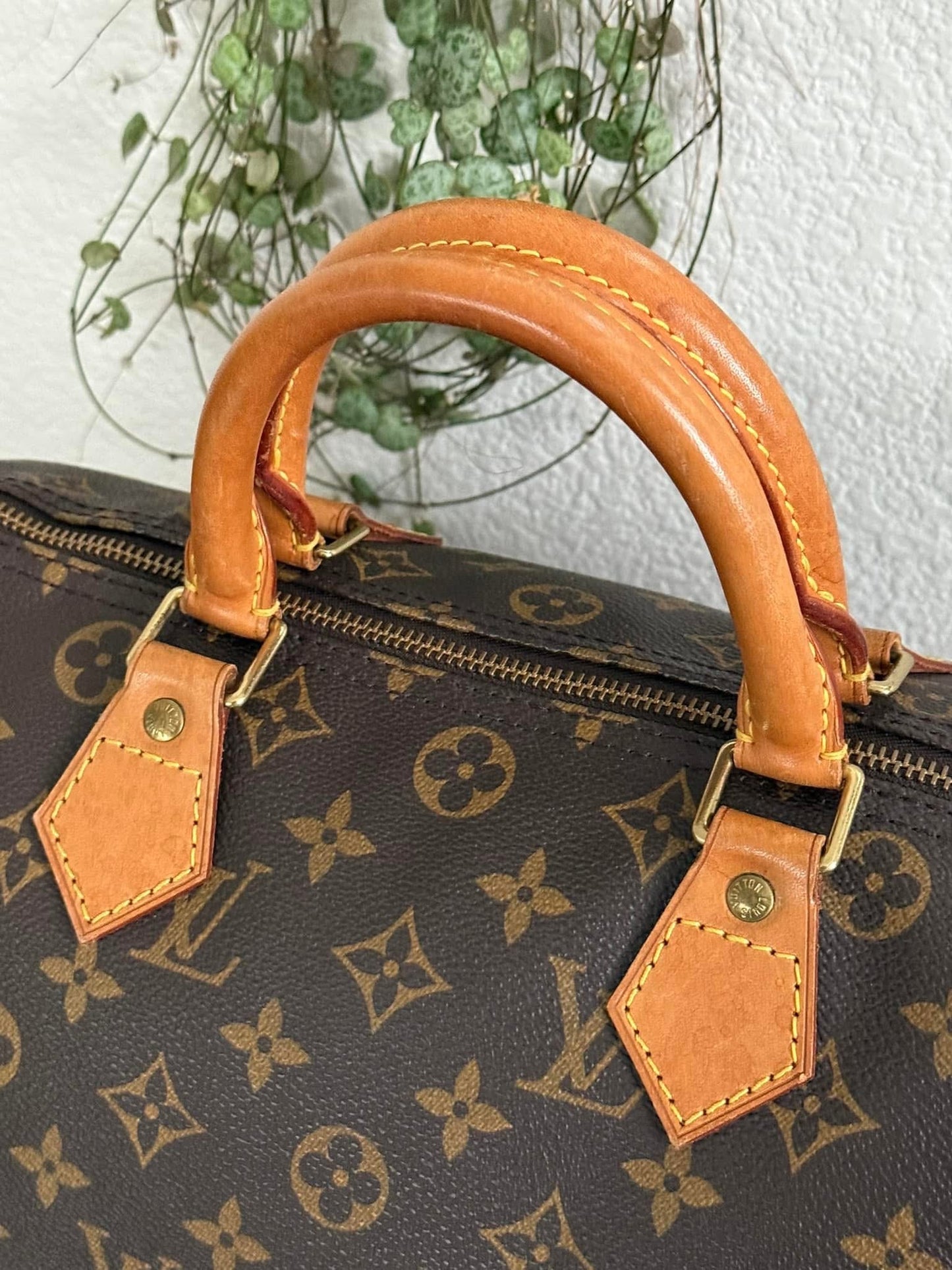 Speedy 30 with 🔐 Lock & Key - 📅 Year: 1995