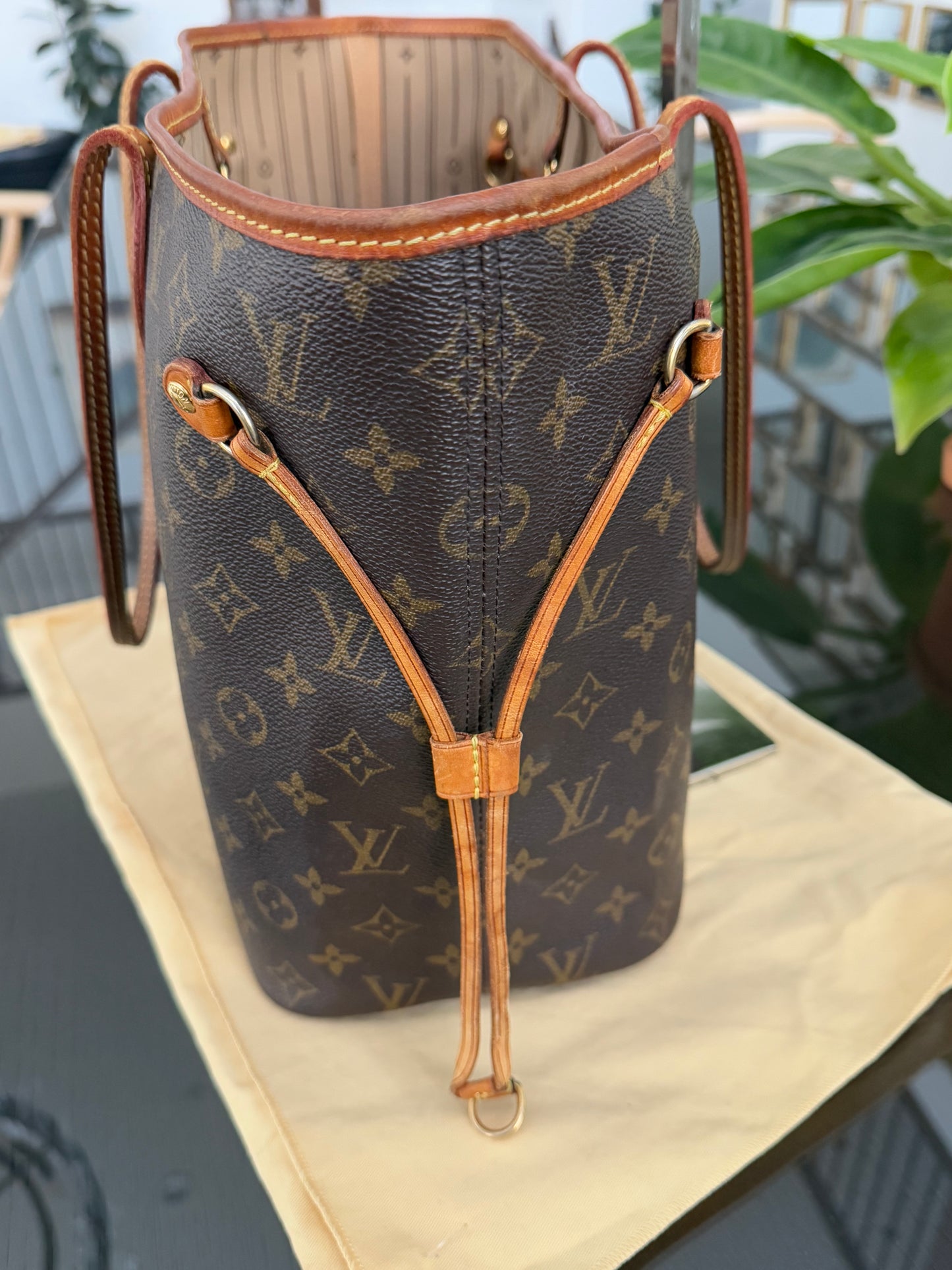 Neverfull MM with Dustbag -🗓️ Year: 2008