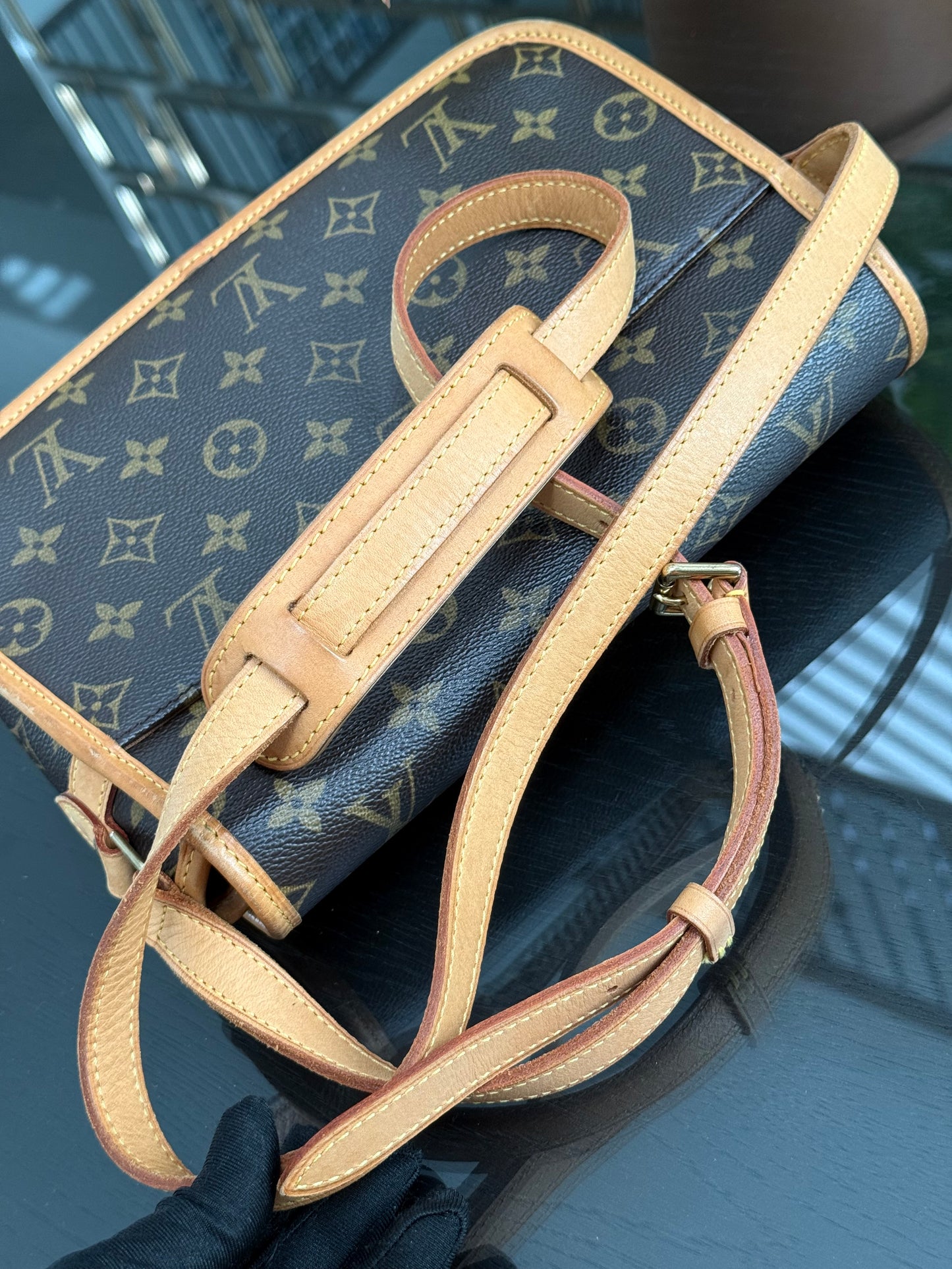 Sologne Crossbody 📅 Year: 2003
