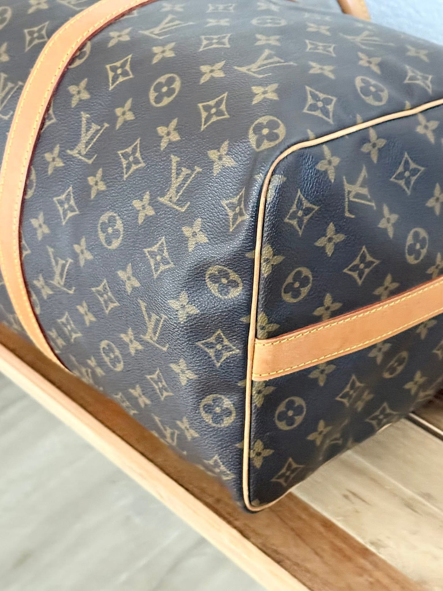 Keepall 50 Bandoulier with Original Strap, Luggage tag and Poignet  📅 Year: 1990