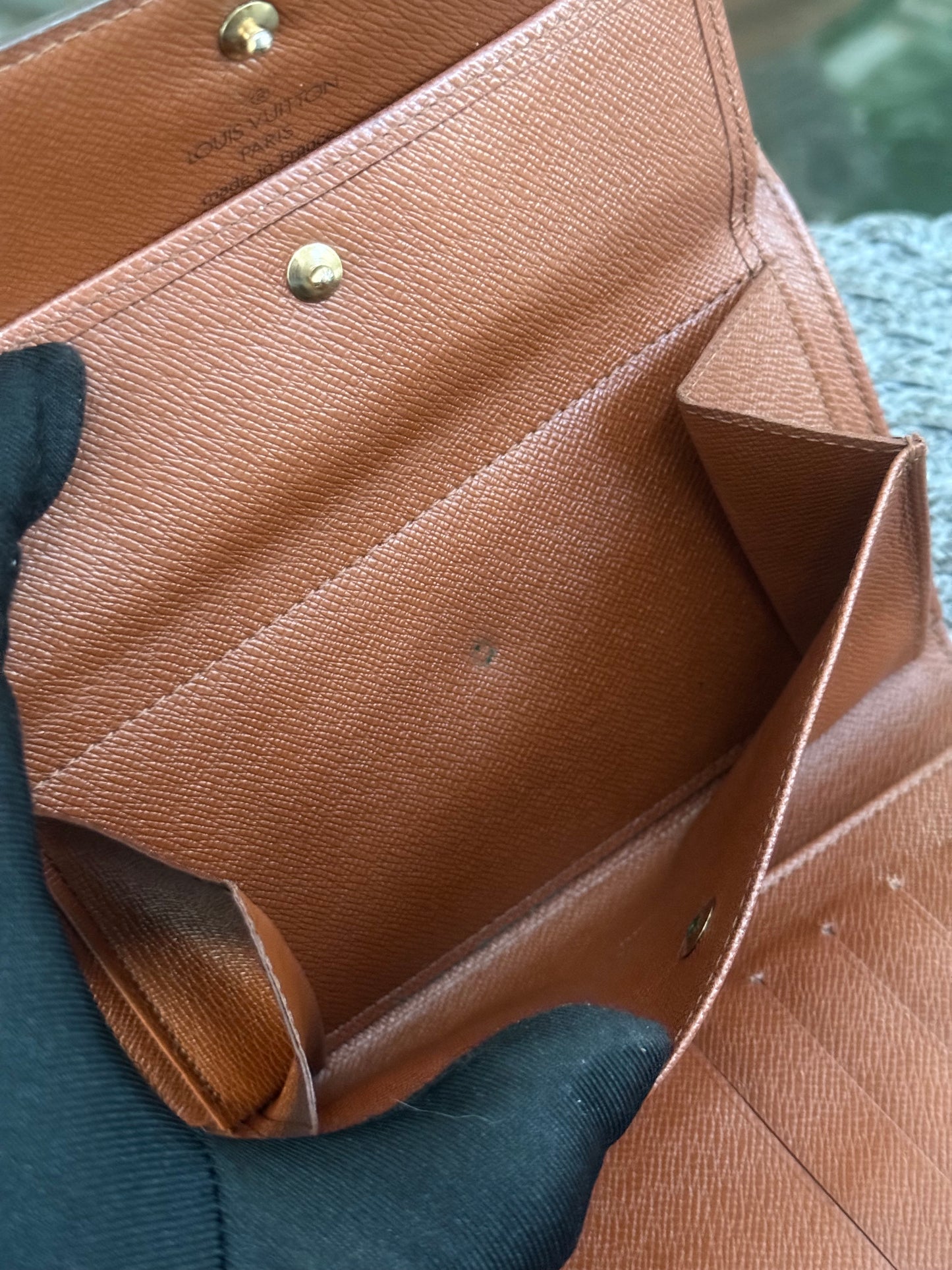 Etui Wallet Passport Holder in Monogram with 6 Cardholders 🗓️ Year: 1998