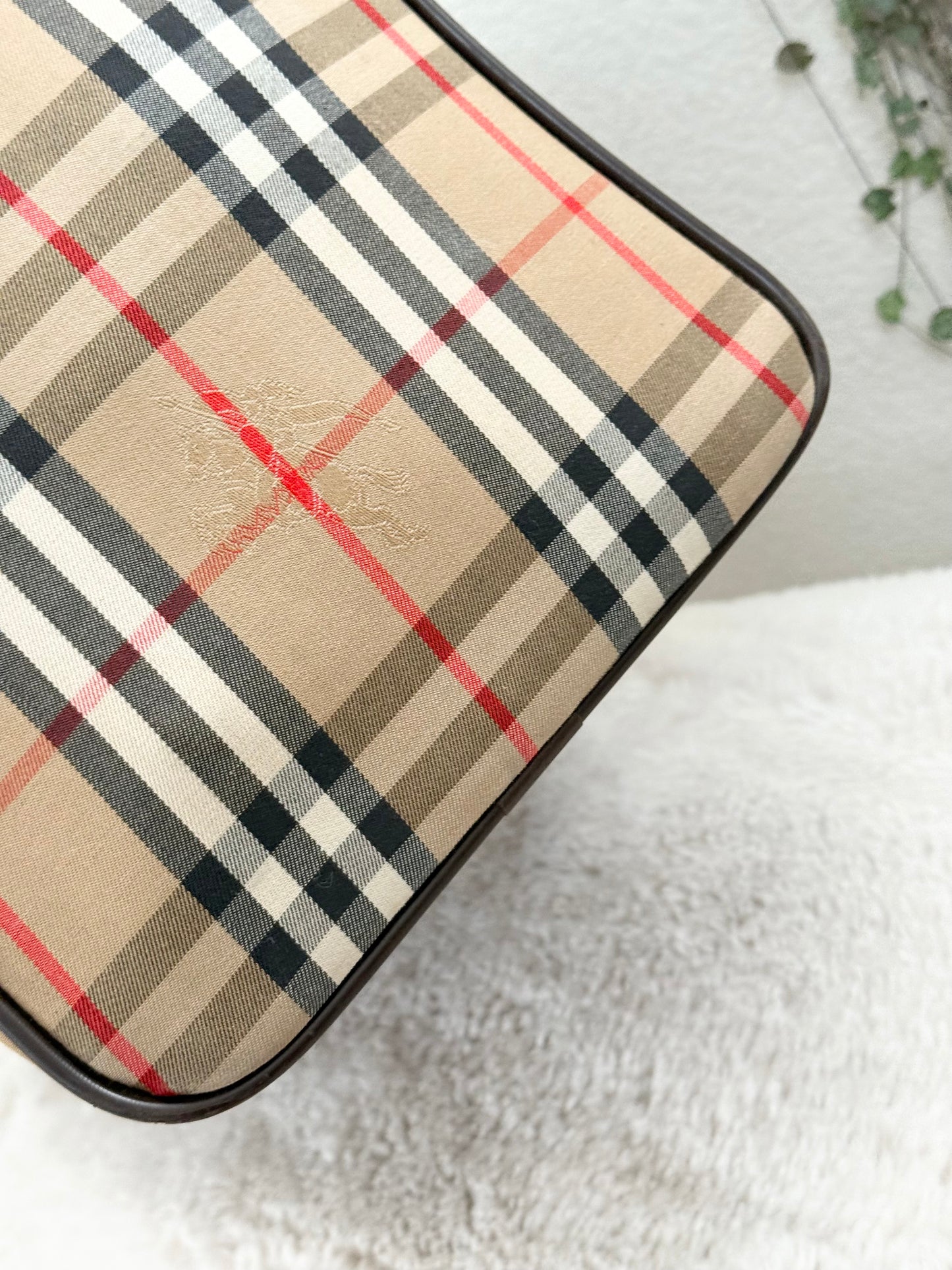 Burberry Duffle/ Travel Bag 📅