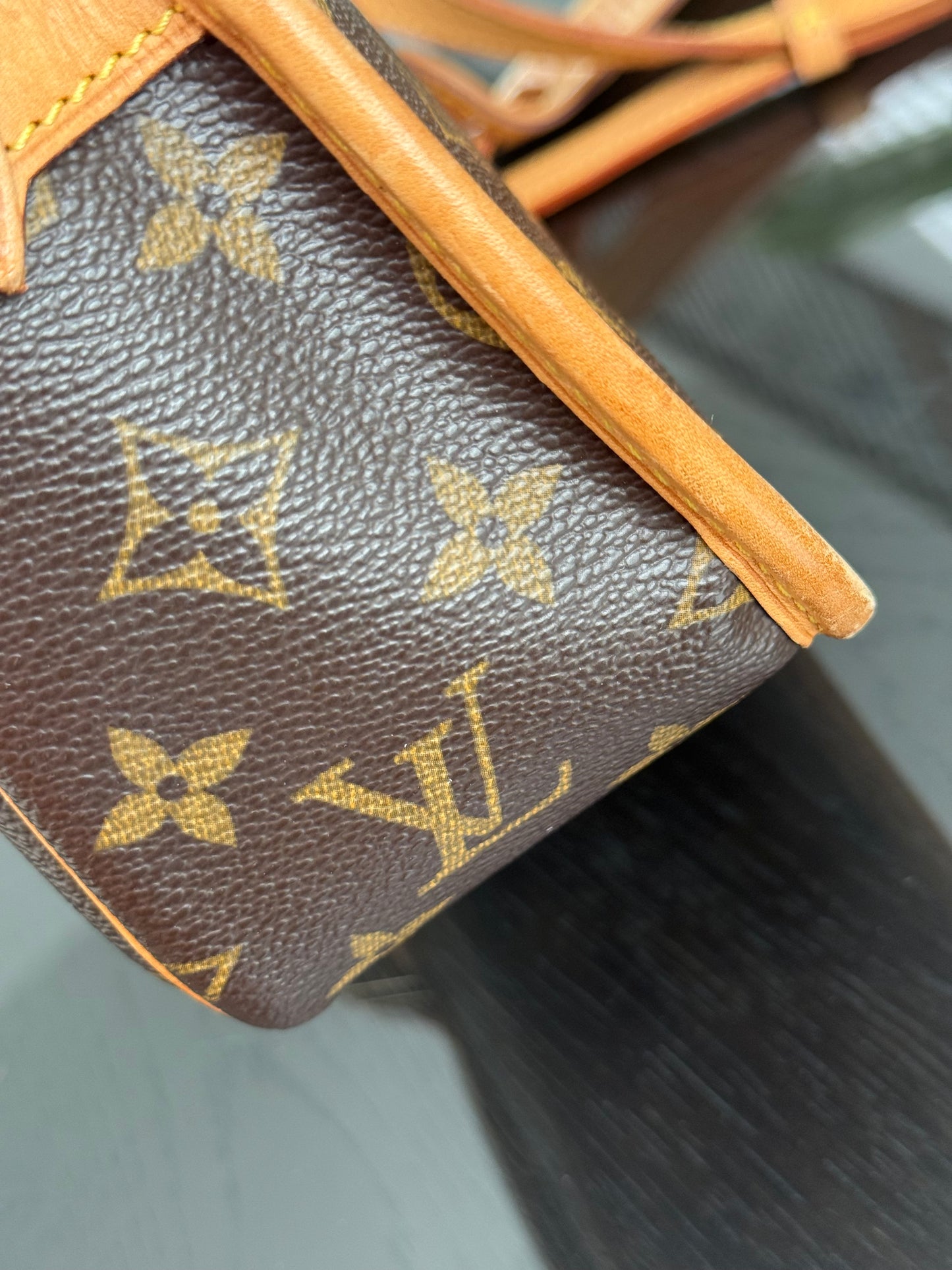 Sologne Crossbody 📅 Year: 2003