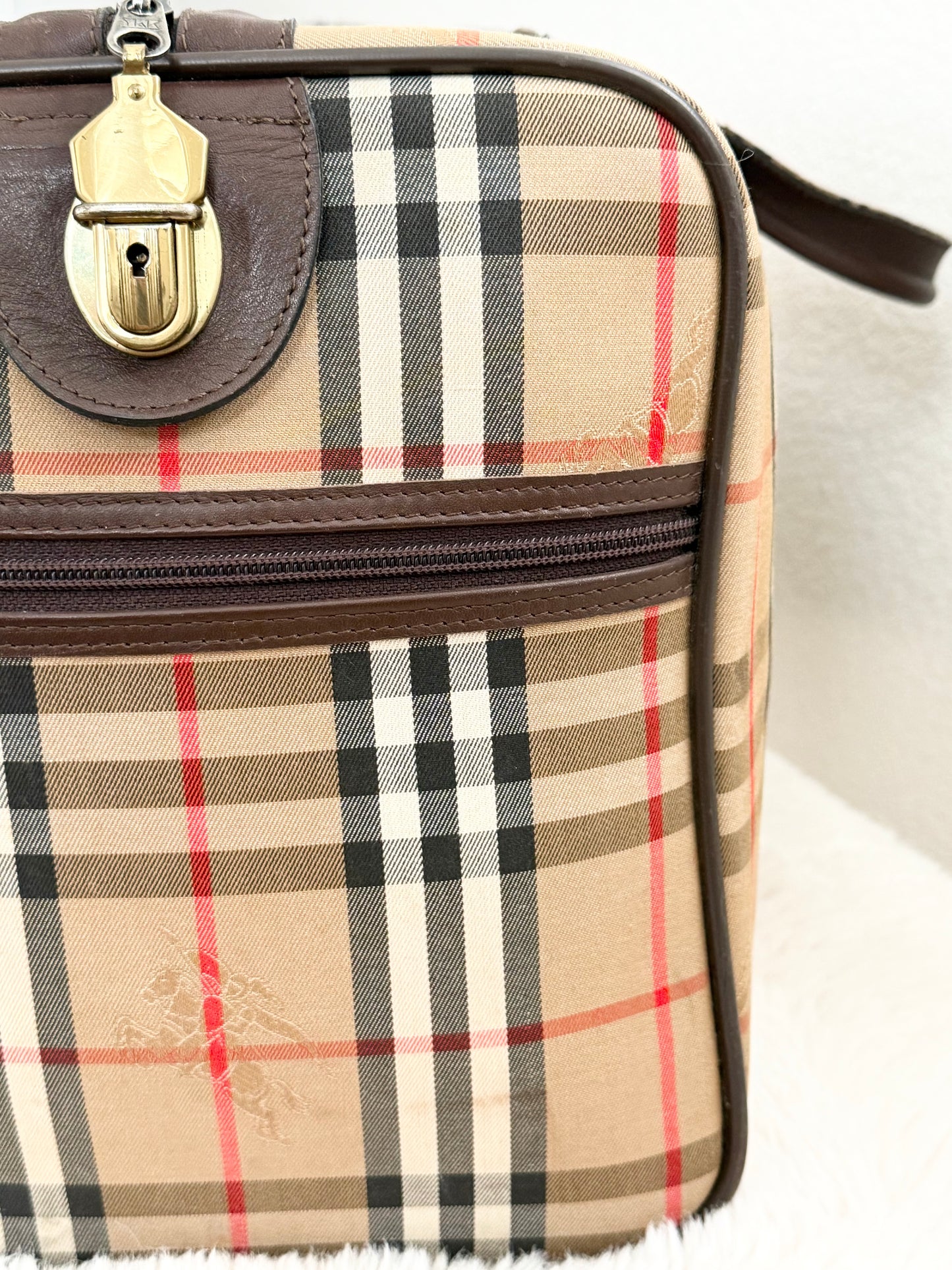 Burberry Duffle/ Travel Bag 📅