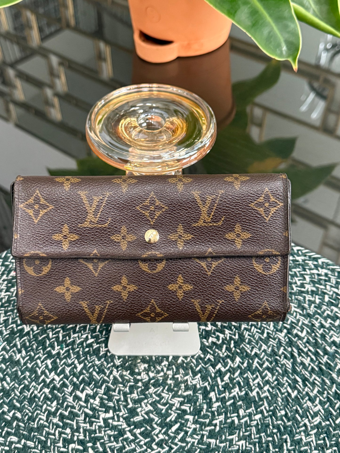 International Wallet in Monogram 🗓️ Year: 2003