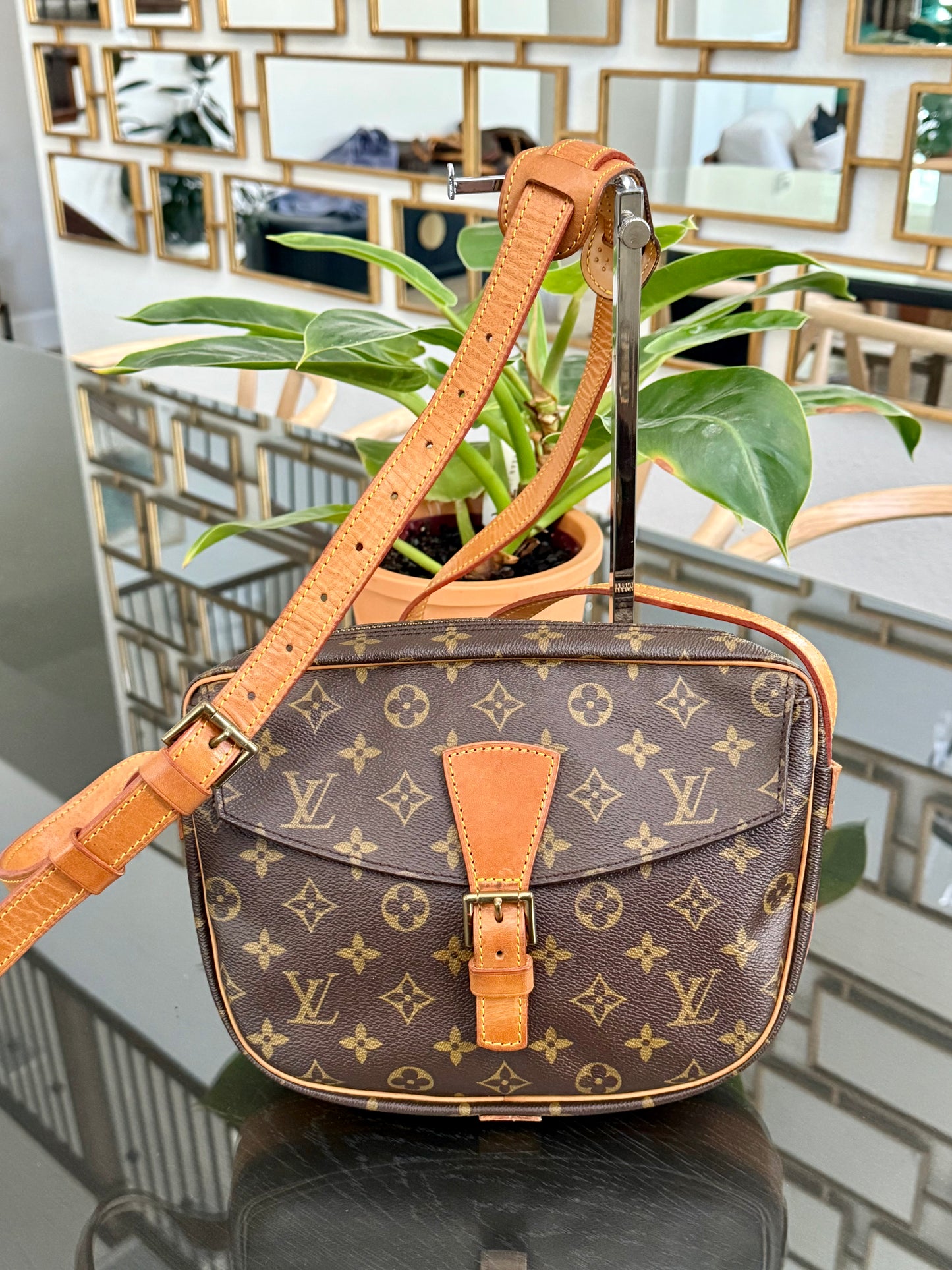 Jeaunefille GM Crossbody - 📅 Year: 1988