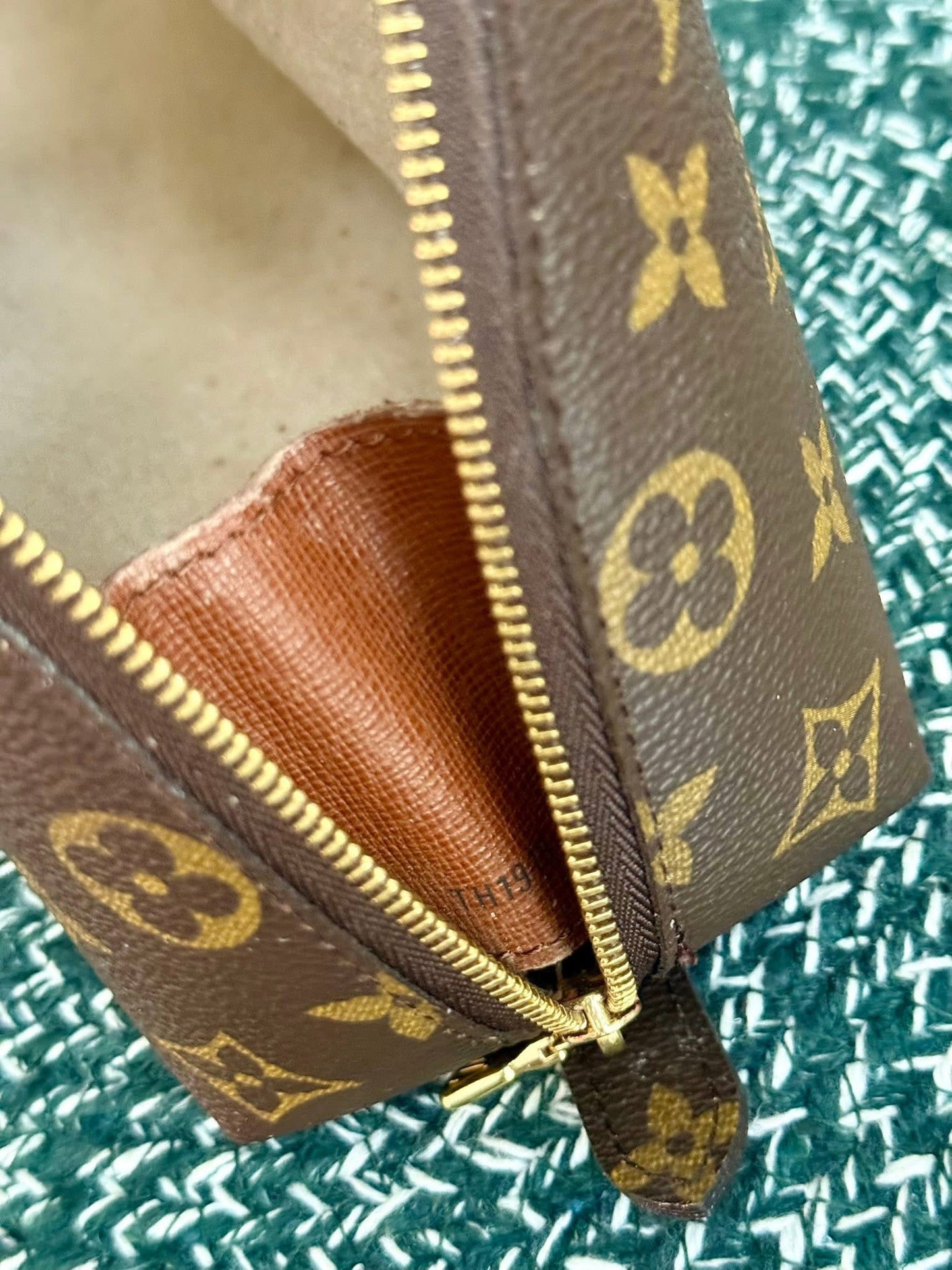 Trousse Demi Ronde Pouch 🗓️ Year: 1998