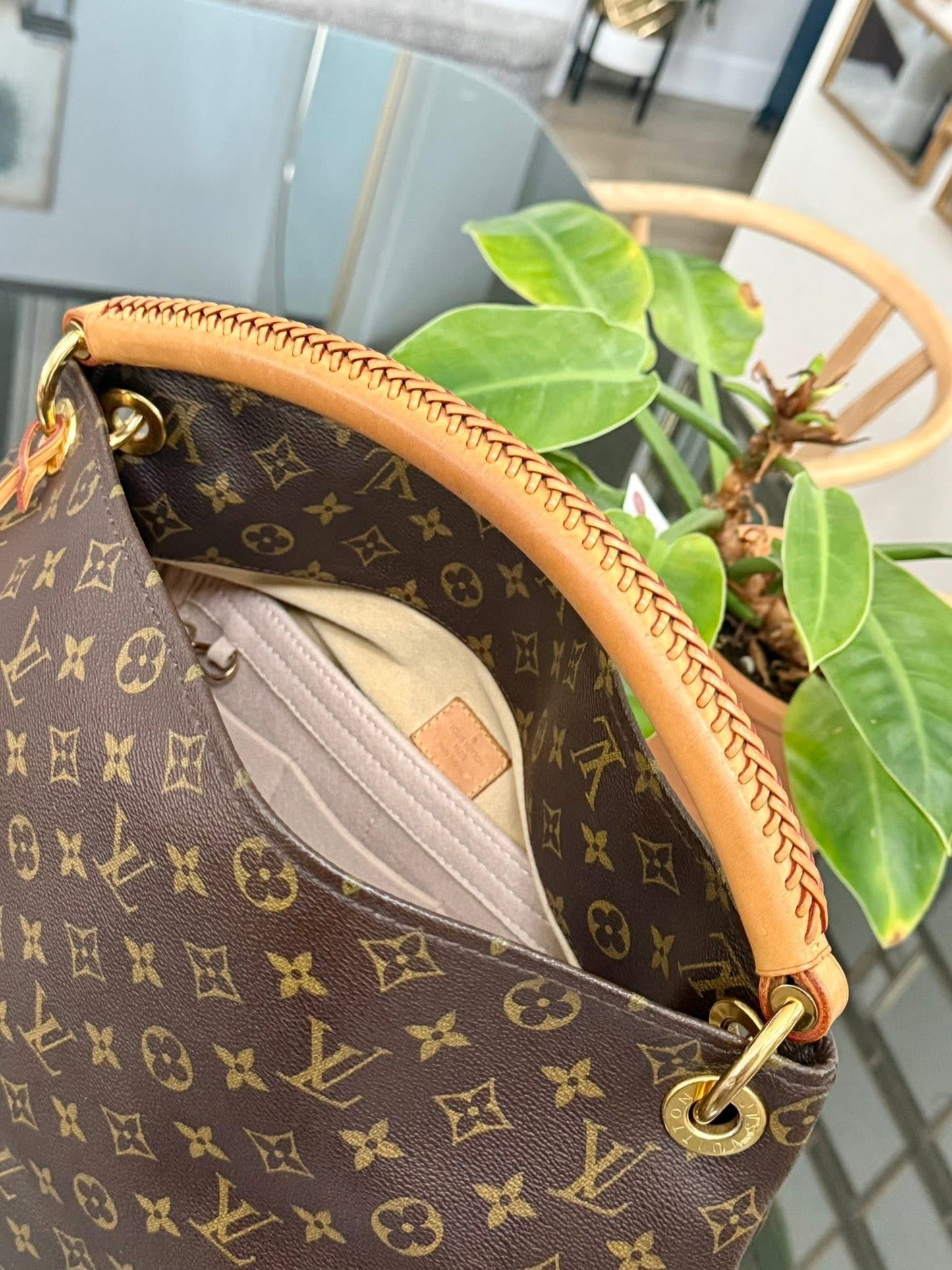 Artsy MM with Dustbag and Insert Organizer - 📅 Year: 2010